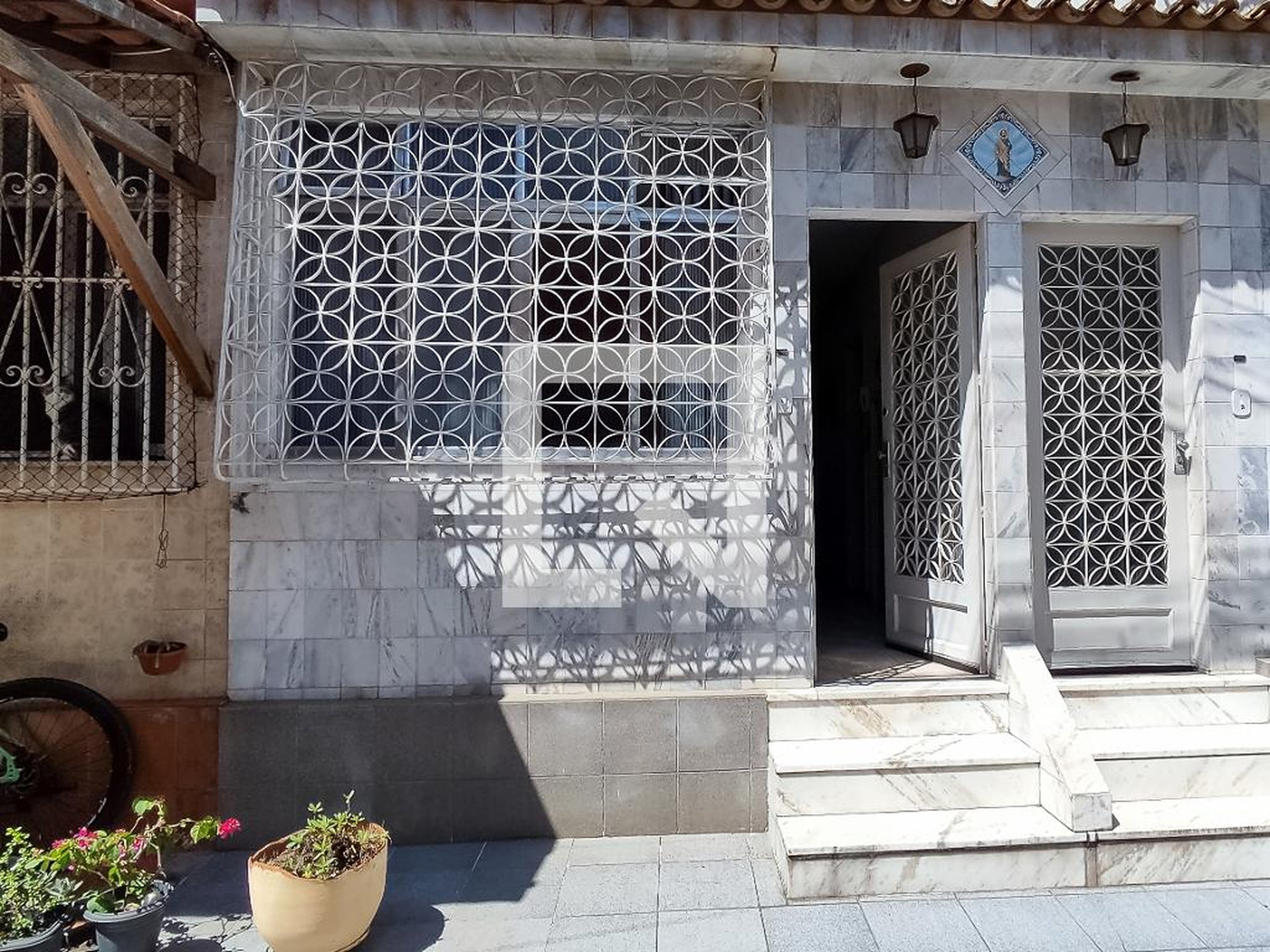 Fachada do Prédio Condomínio em Rua Santa Luíza, 113