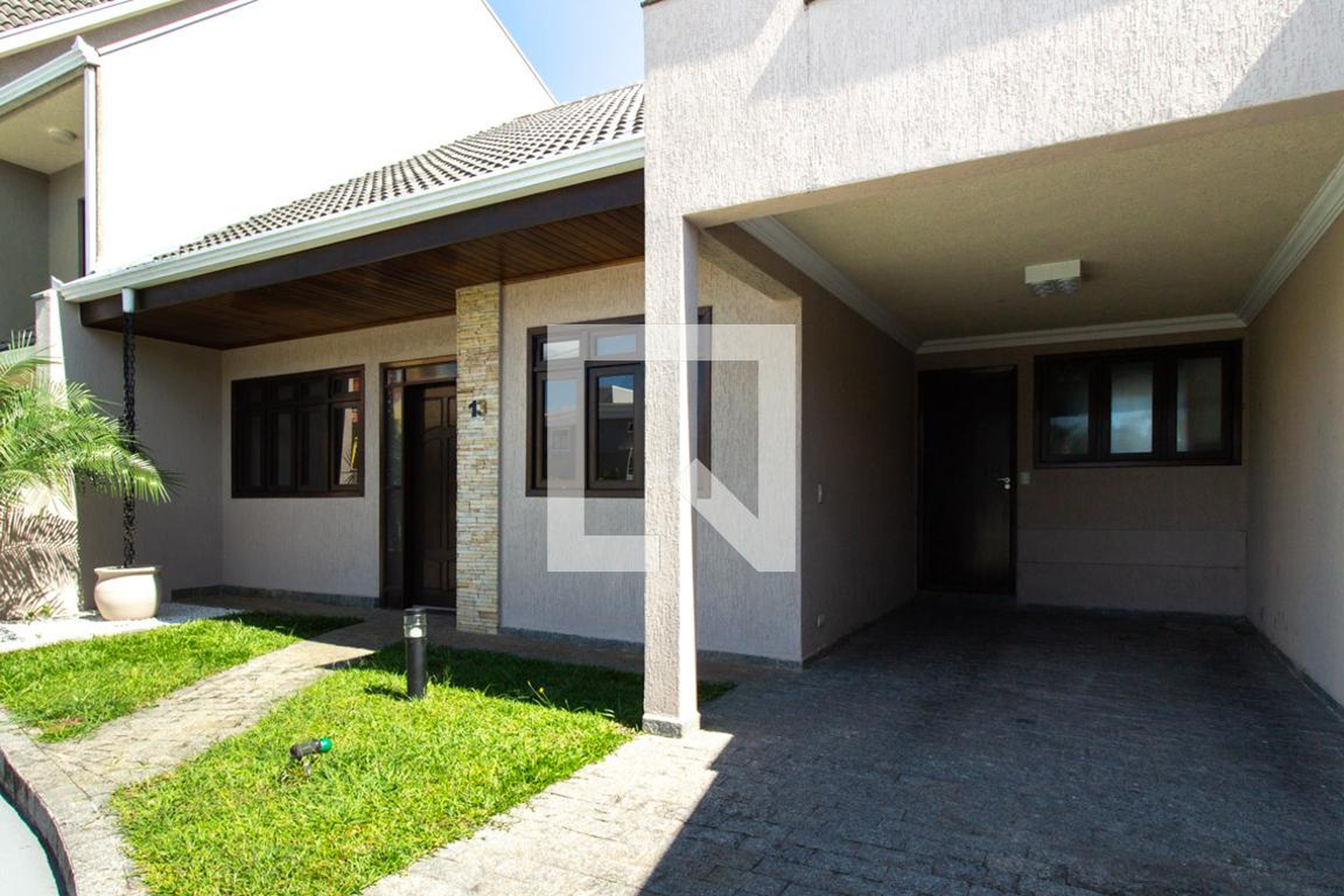 Fachada Condomínio em Rua Luziano Cordeiro, 1050