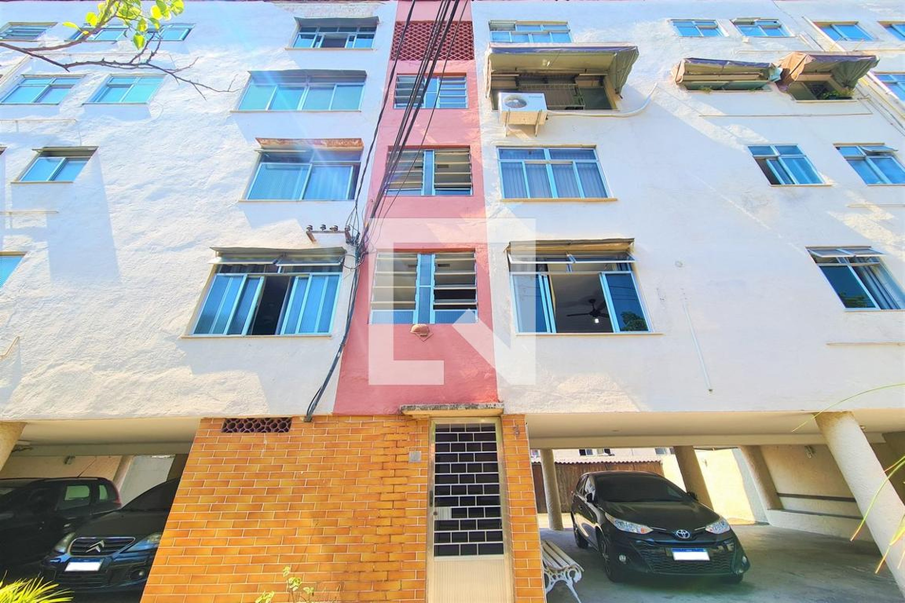 Fachada Condomínio em Rua Lago Verde, 3