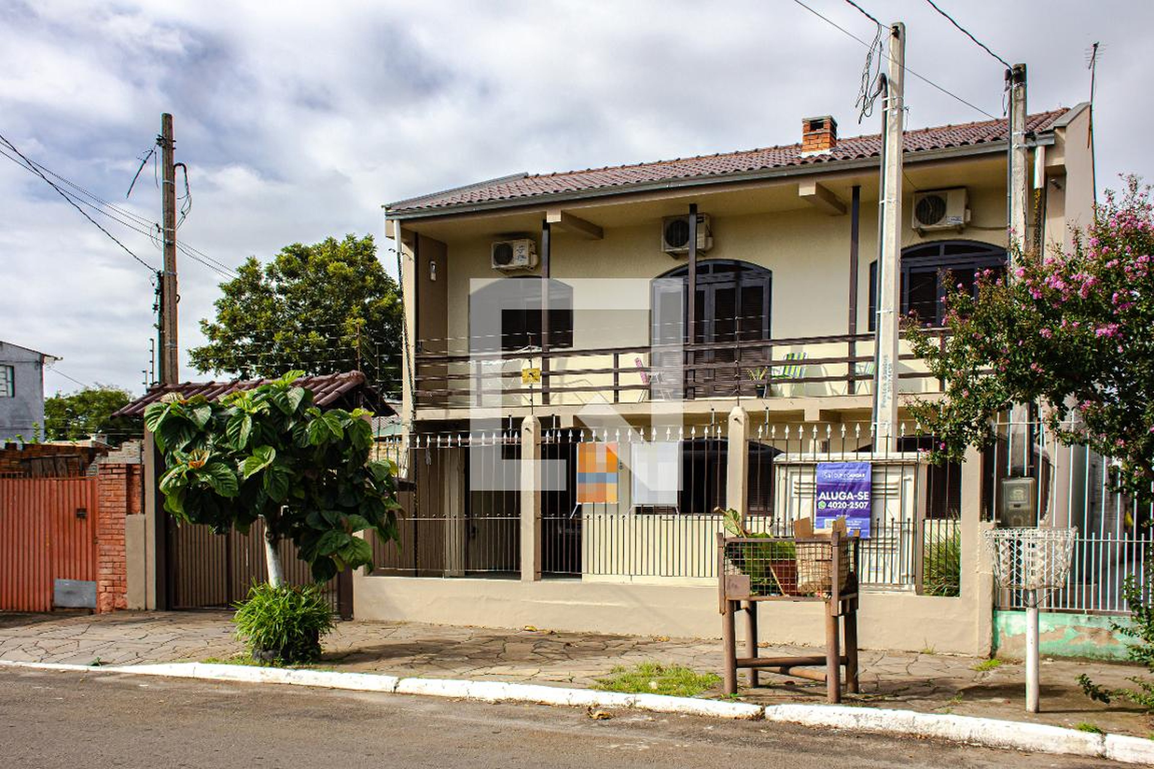 Fachada do Condomínio Condomínio em Rua Irmão Florêncio, 516