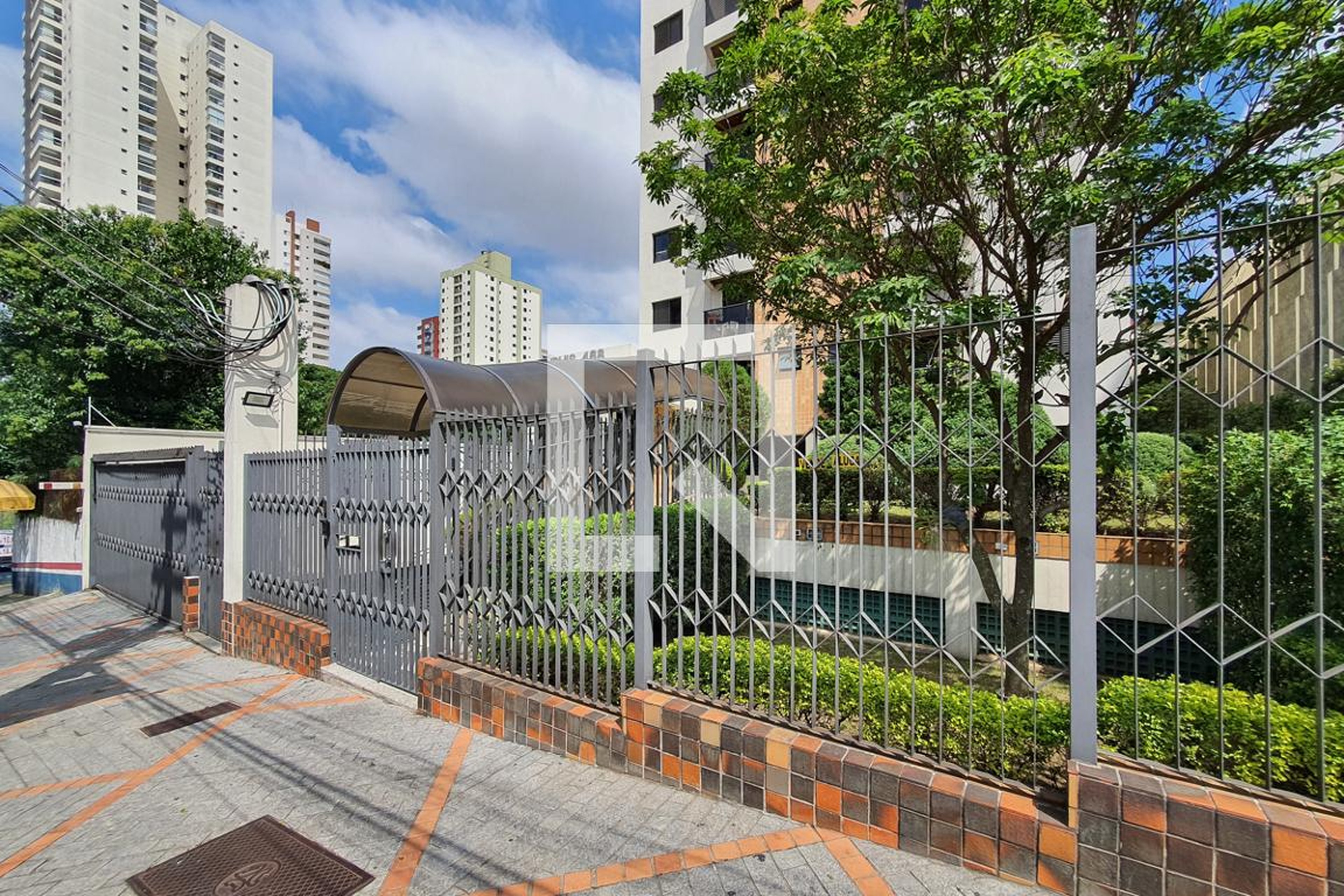 Fachada Condomínio em Rua Joel Jorge de Melo, 491