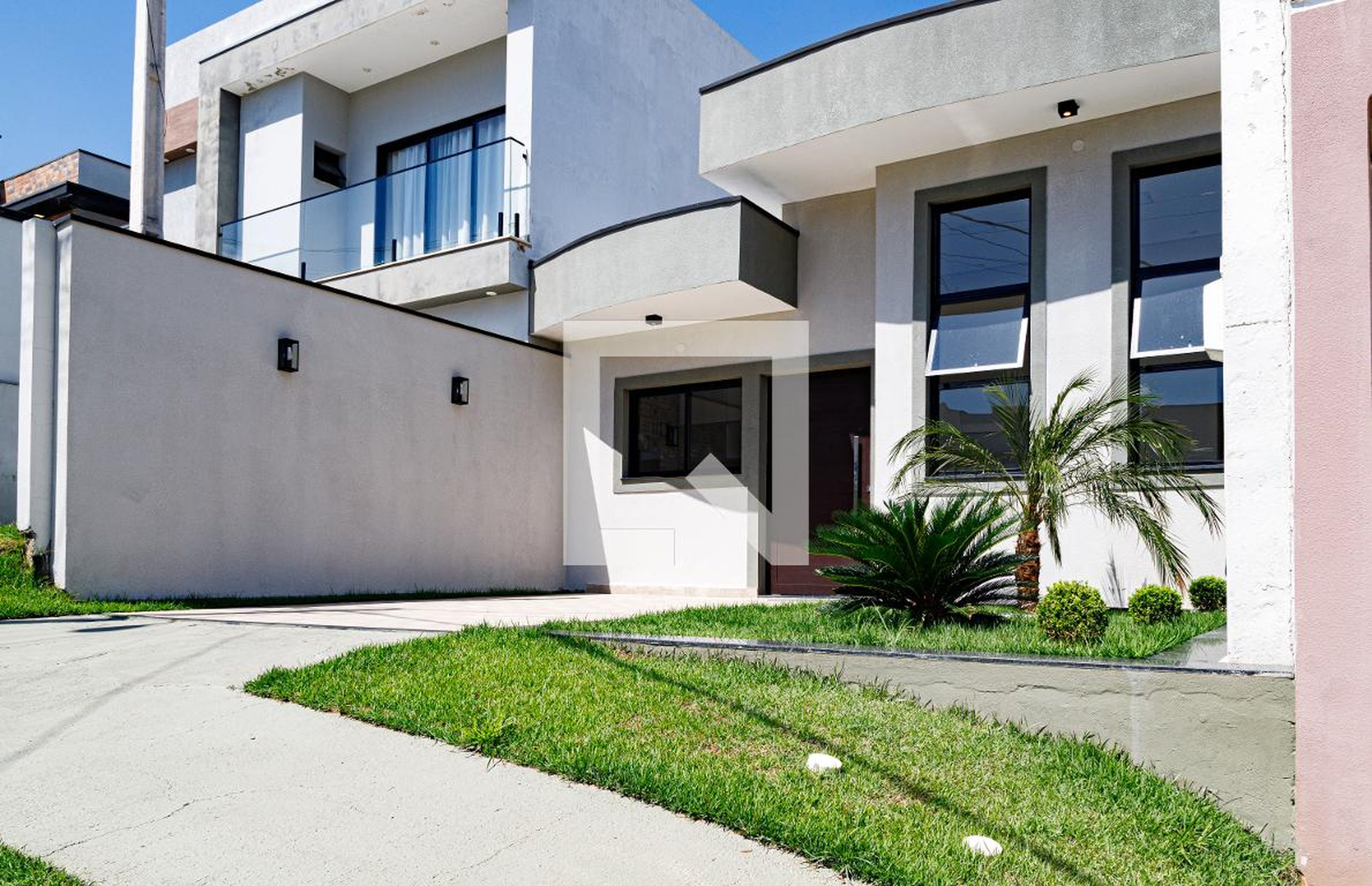 Fachada Condomínio em Rua Lourenço Sem Chapéu, 123