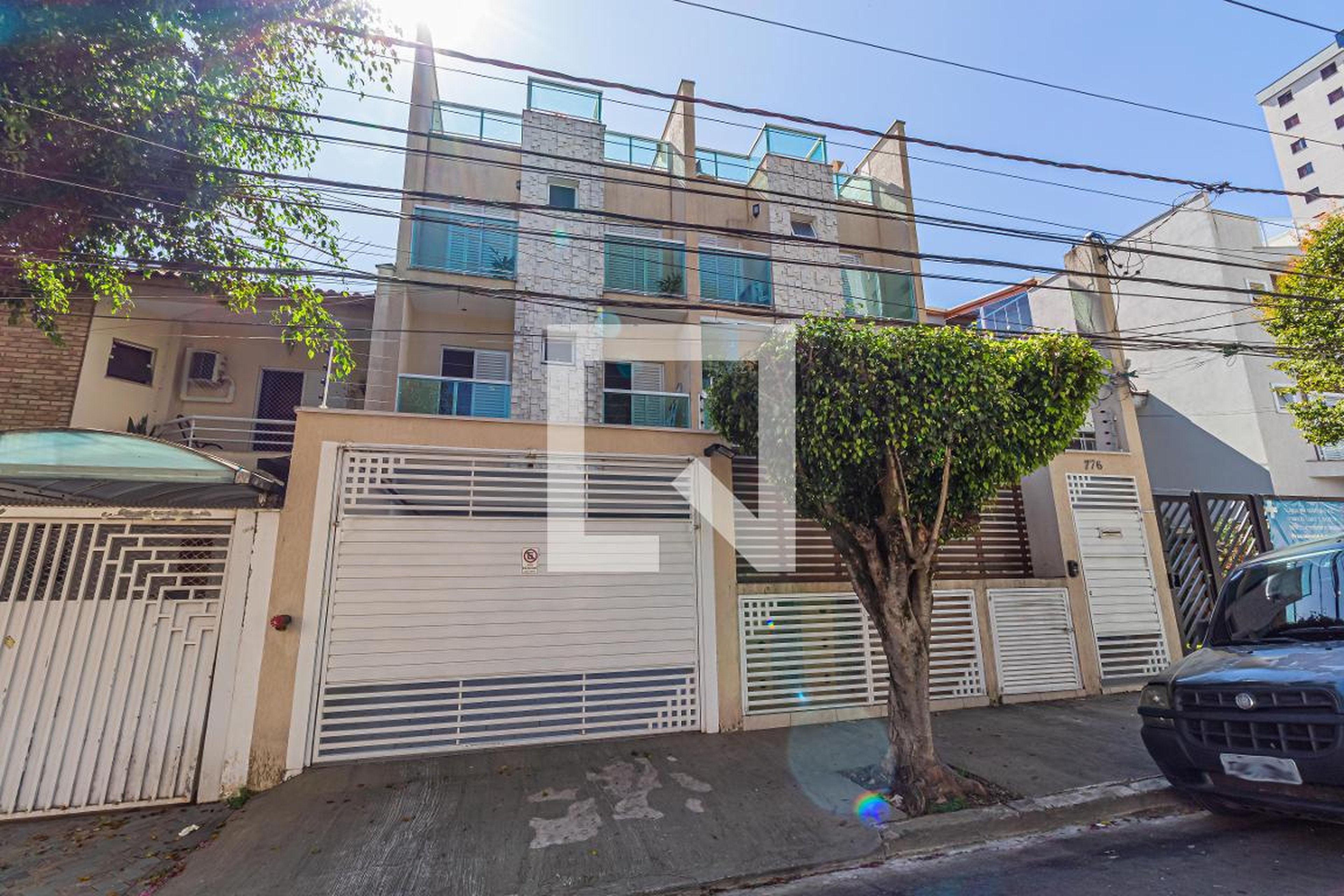 Fachada Condomínio em Rua Vitória Régia, 776