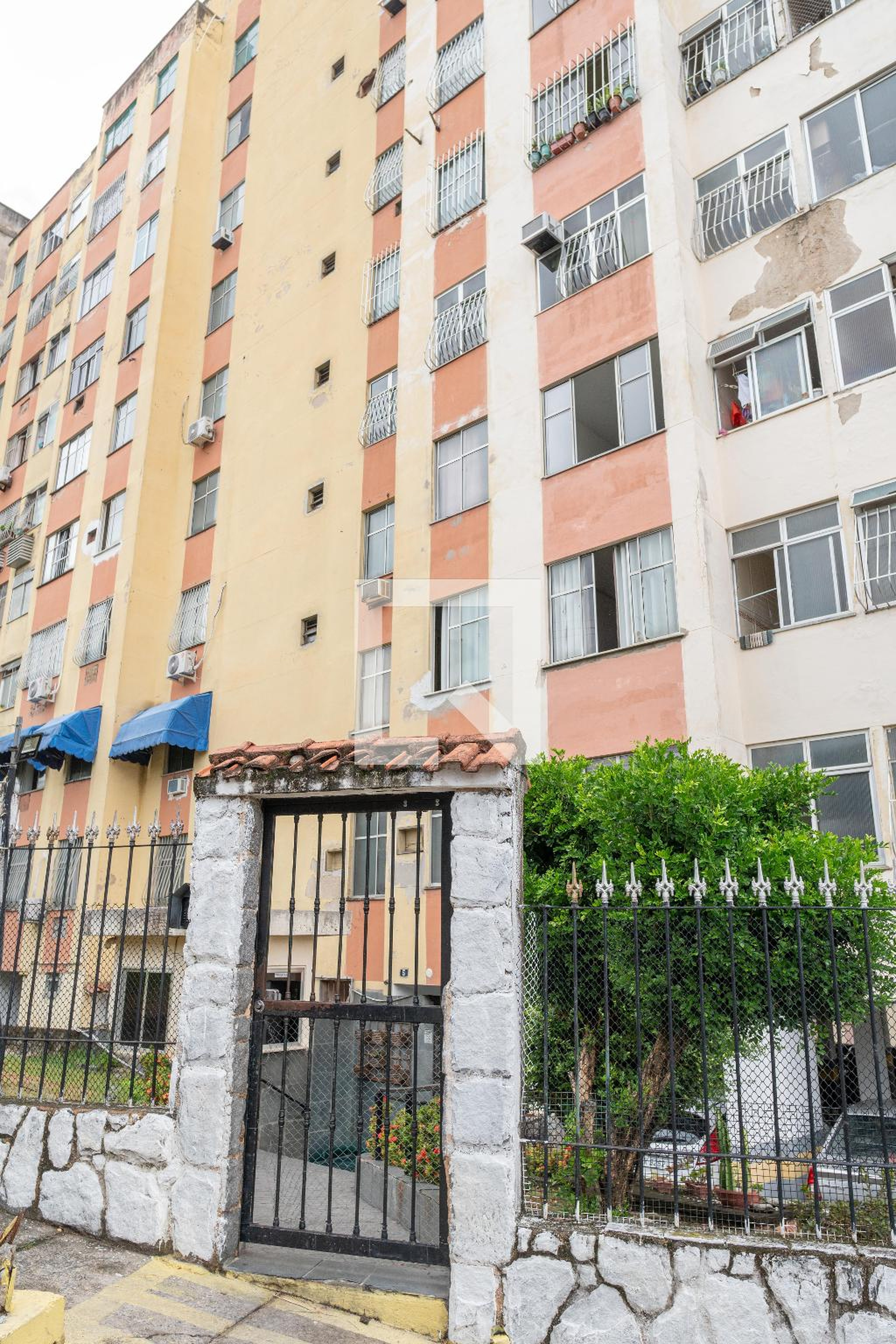 Fachada Condomínio em Rua Conrado Barbosa de Souza, 2