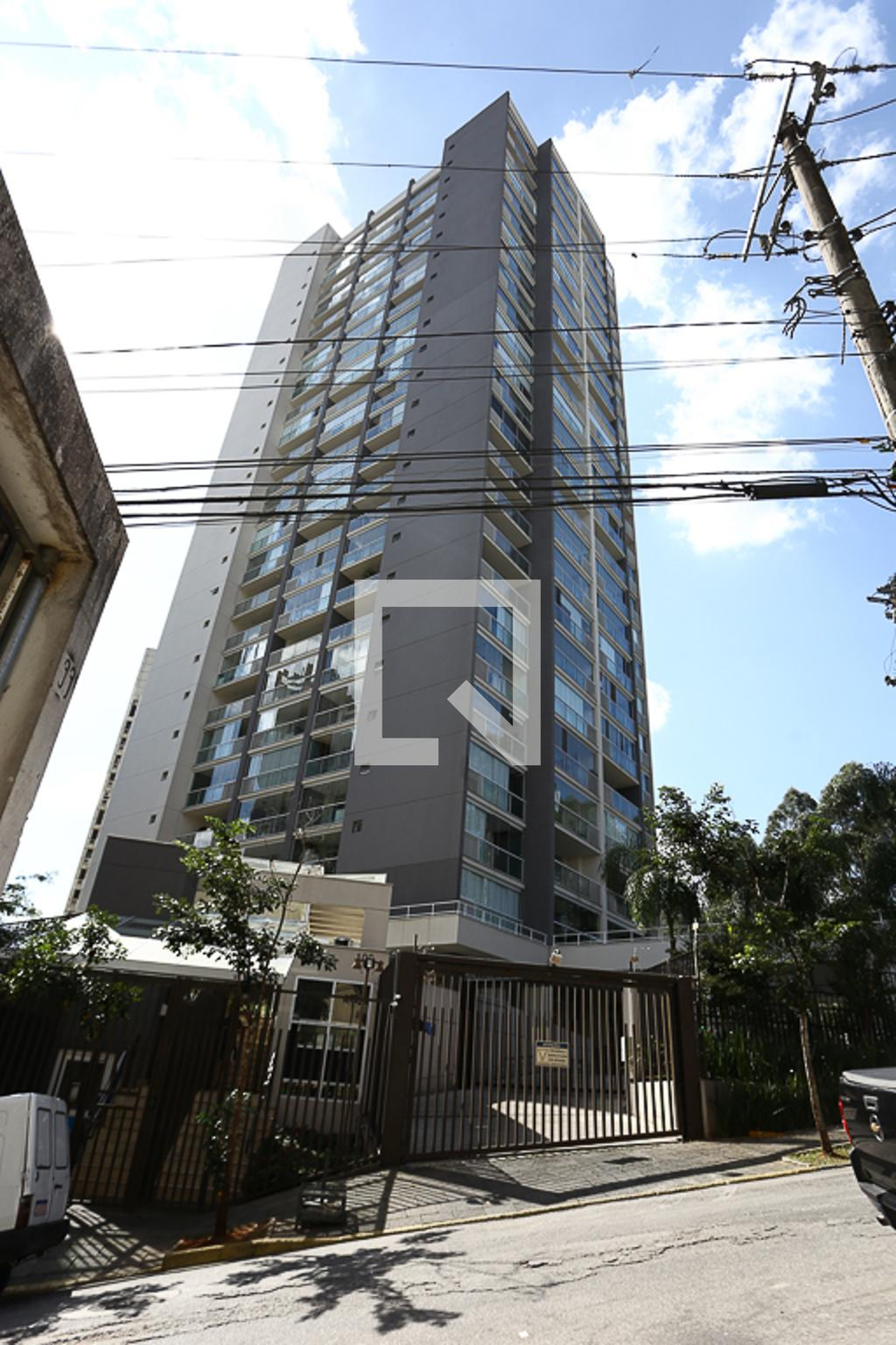 Fachada do Condomínio Condomínio Viz Ponte Estaiada