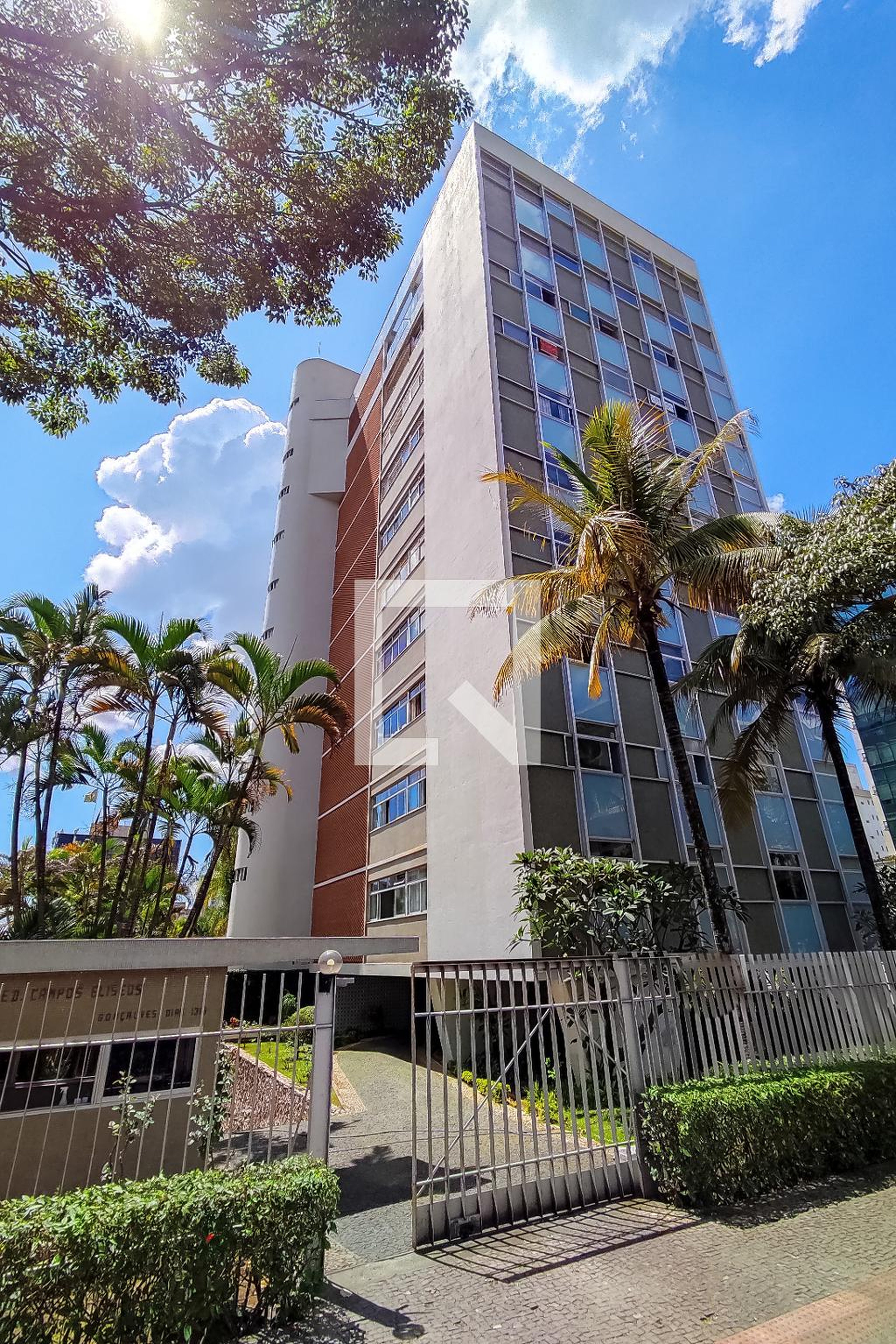 Fachada Condomínio em Rua Gonçalves Dias, 1360