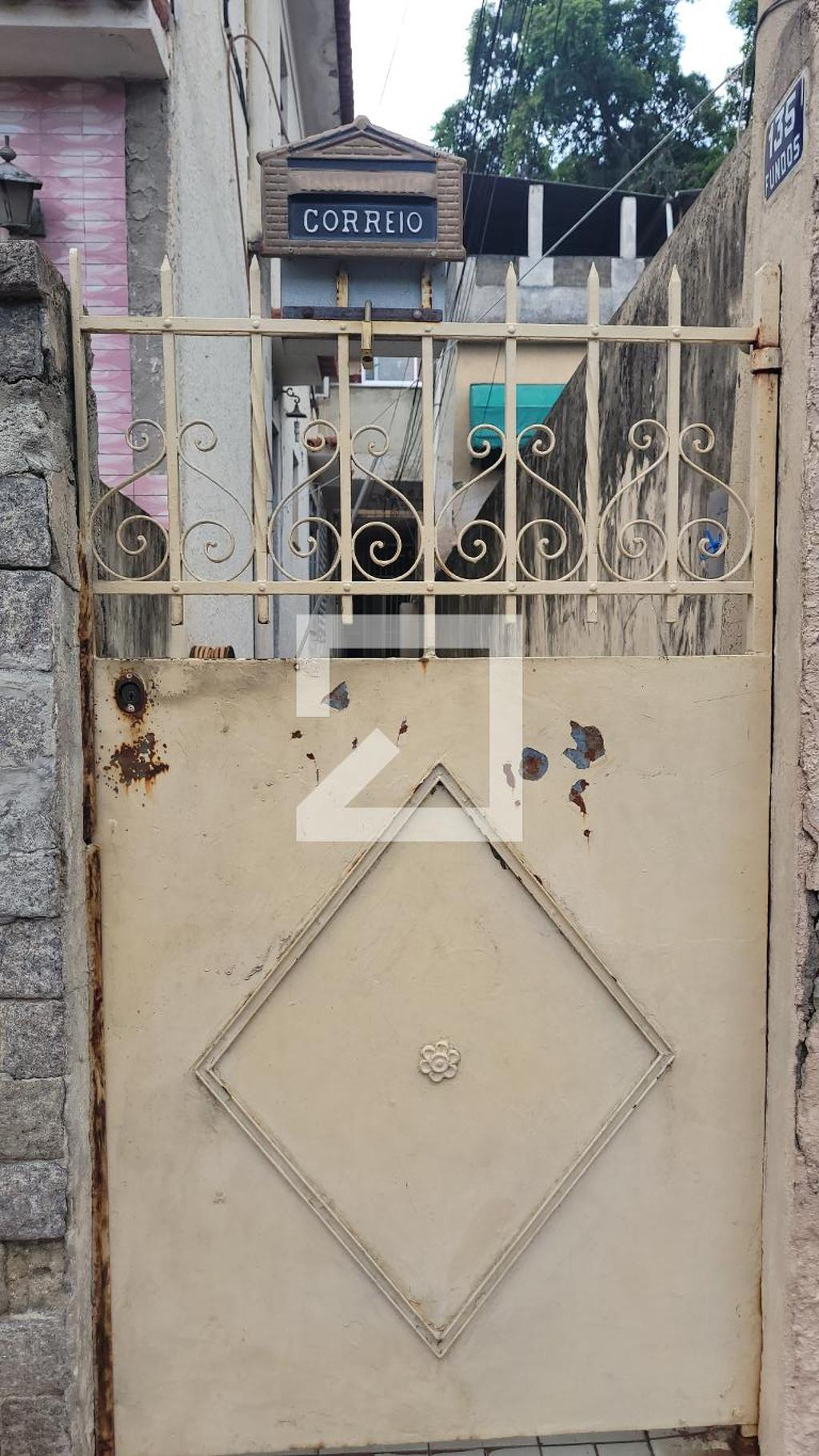 Fachada Condomínio em Rua Paul Muller, 135