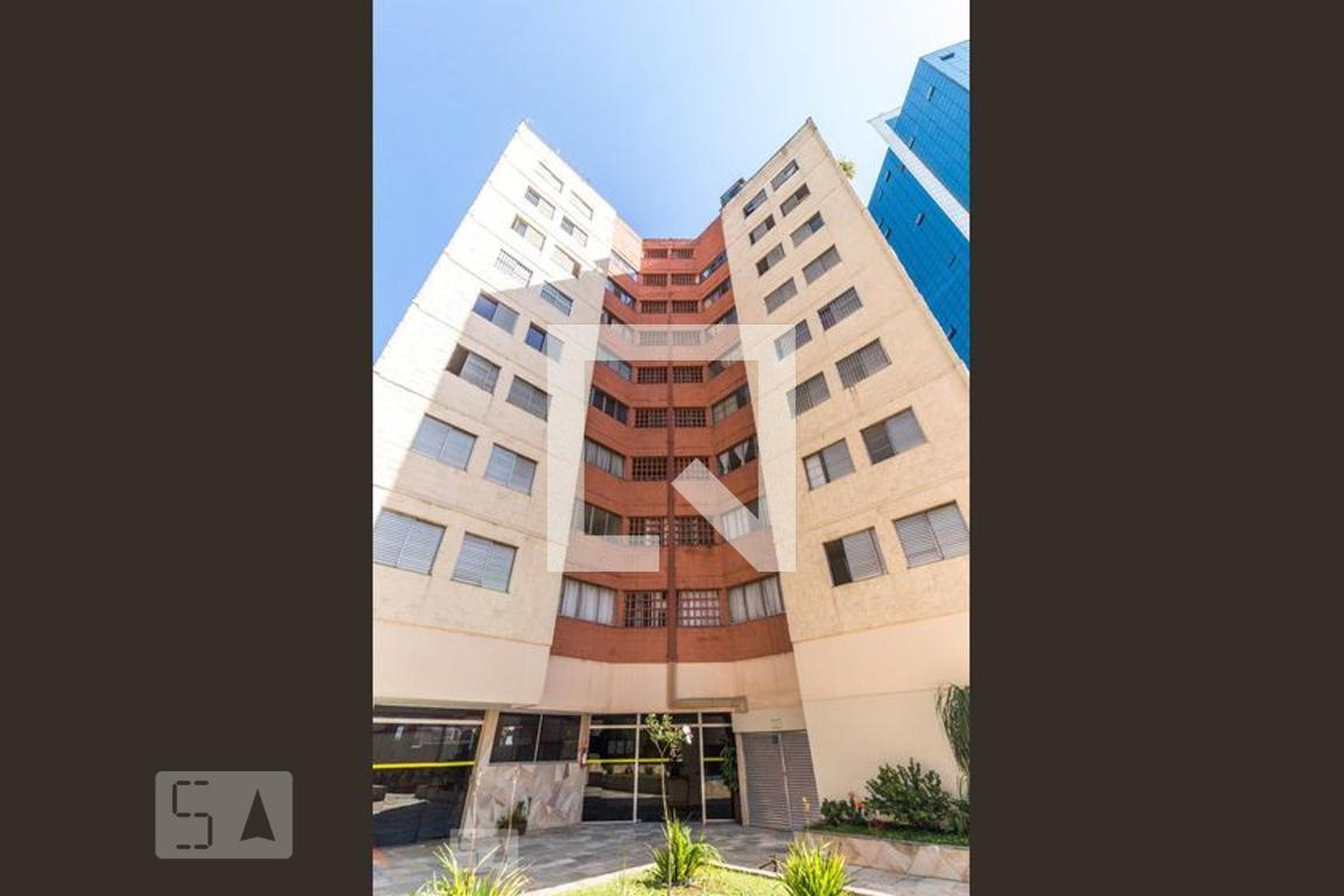 Fachada Condomínio em Rua Emílio Mallet, 12