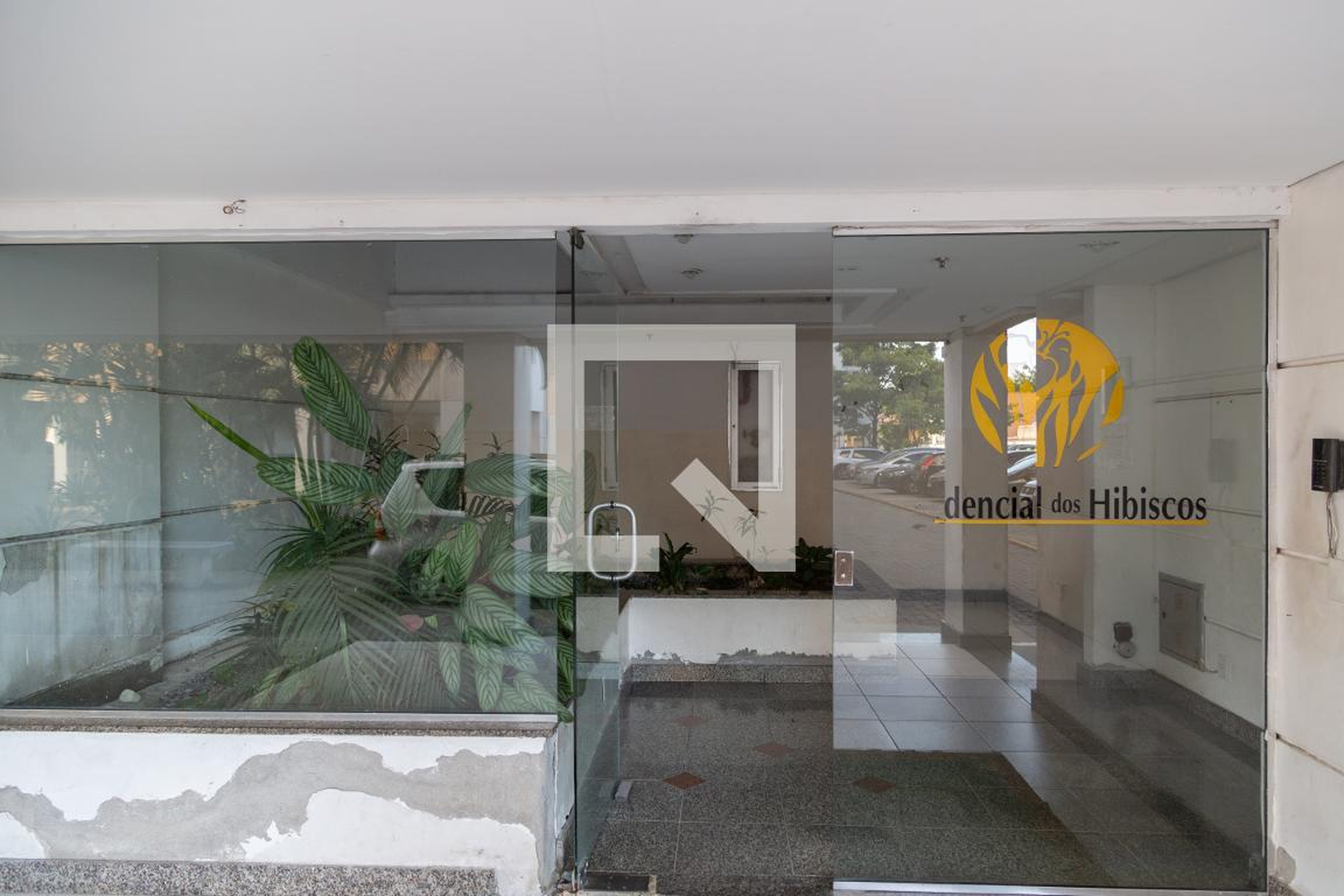 Hall de Entrada Condomínio em Rua Imboassú, 14