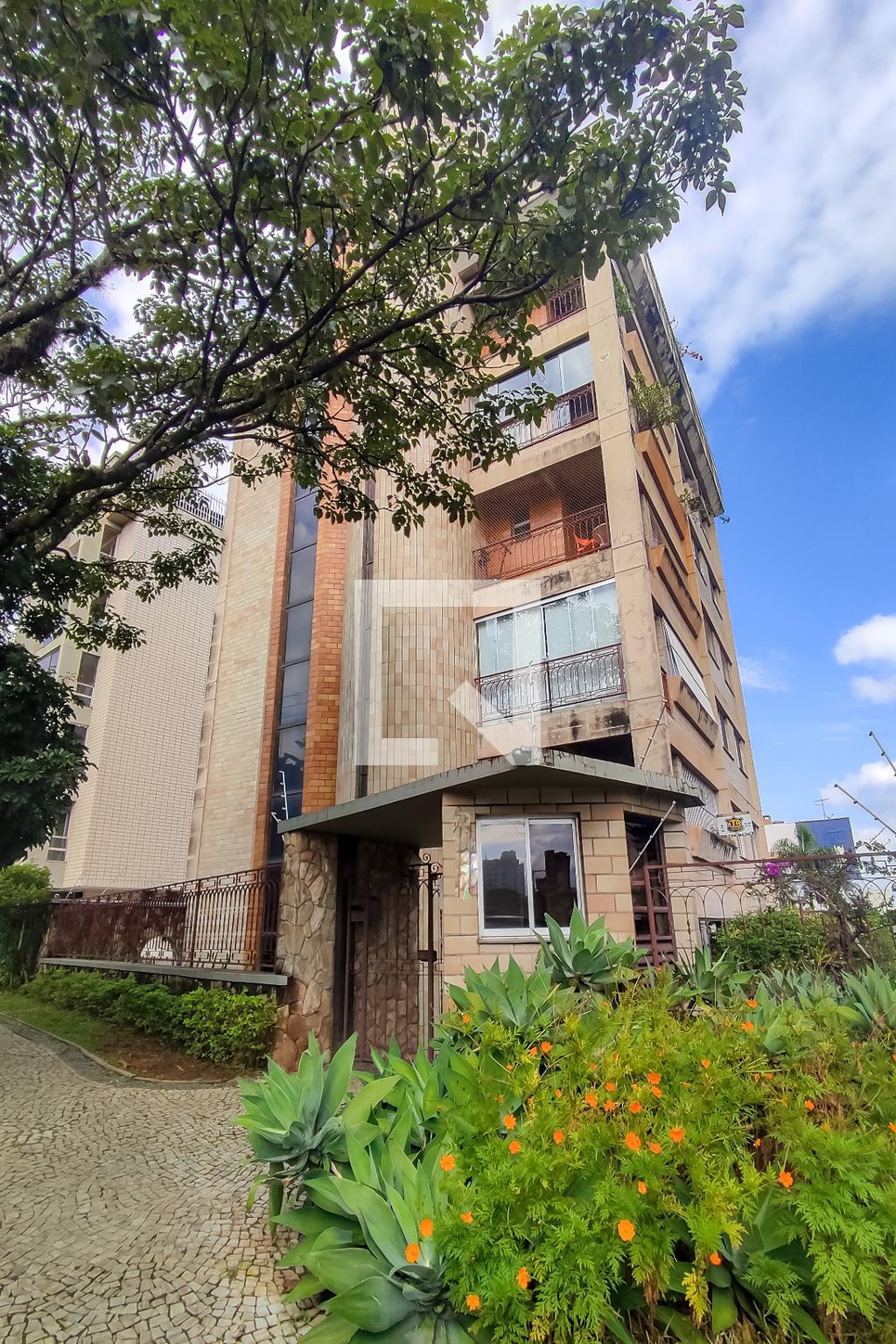 Fachada Condomínio em Avenida dos Bandeirantes, 1215