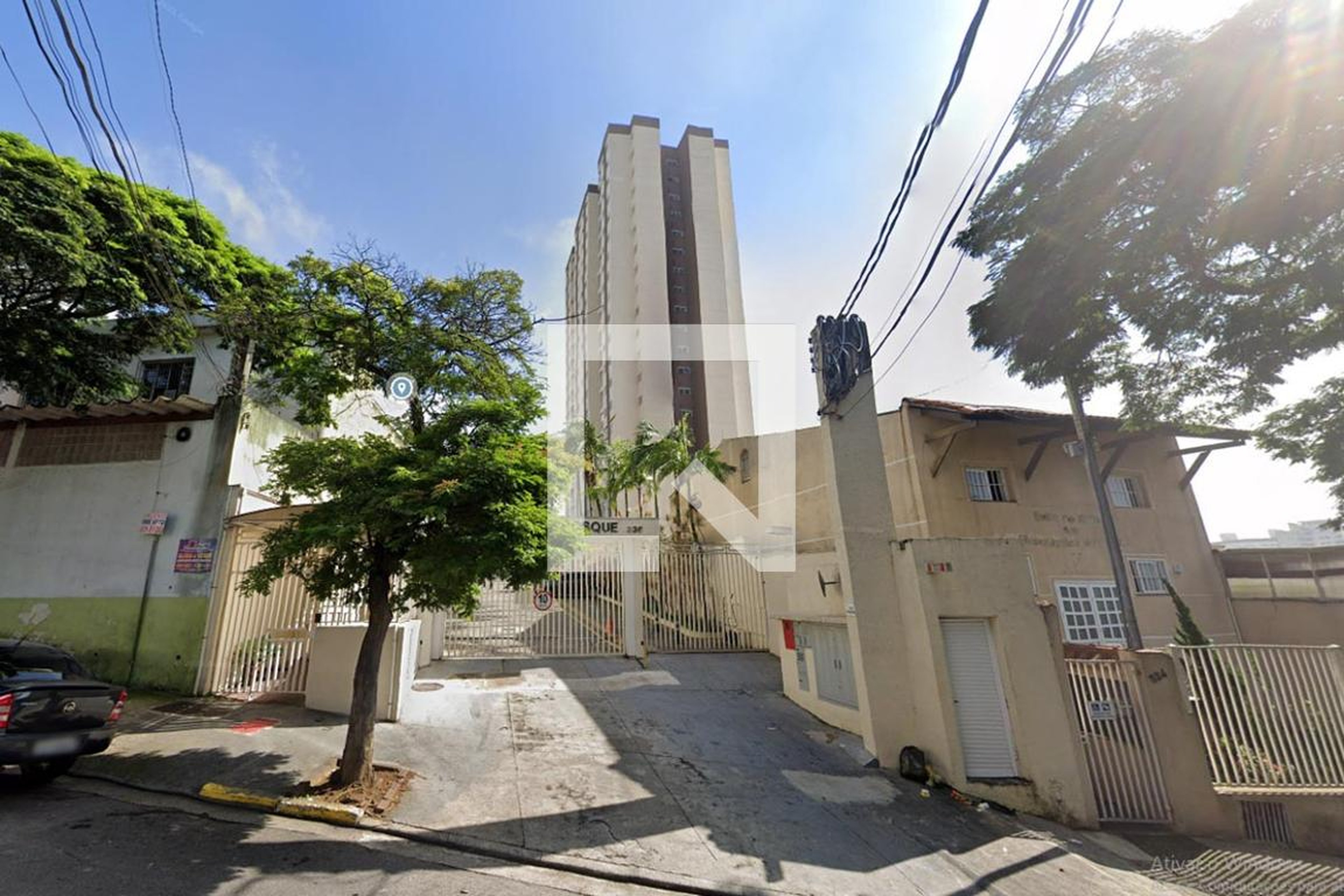 Fachada do Condomínio Condomínio em Rua Professor Rubião Meira, 339