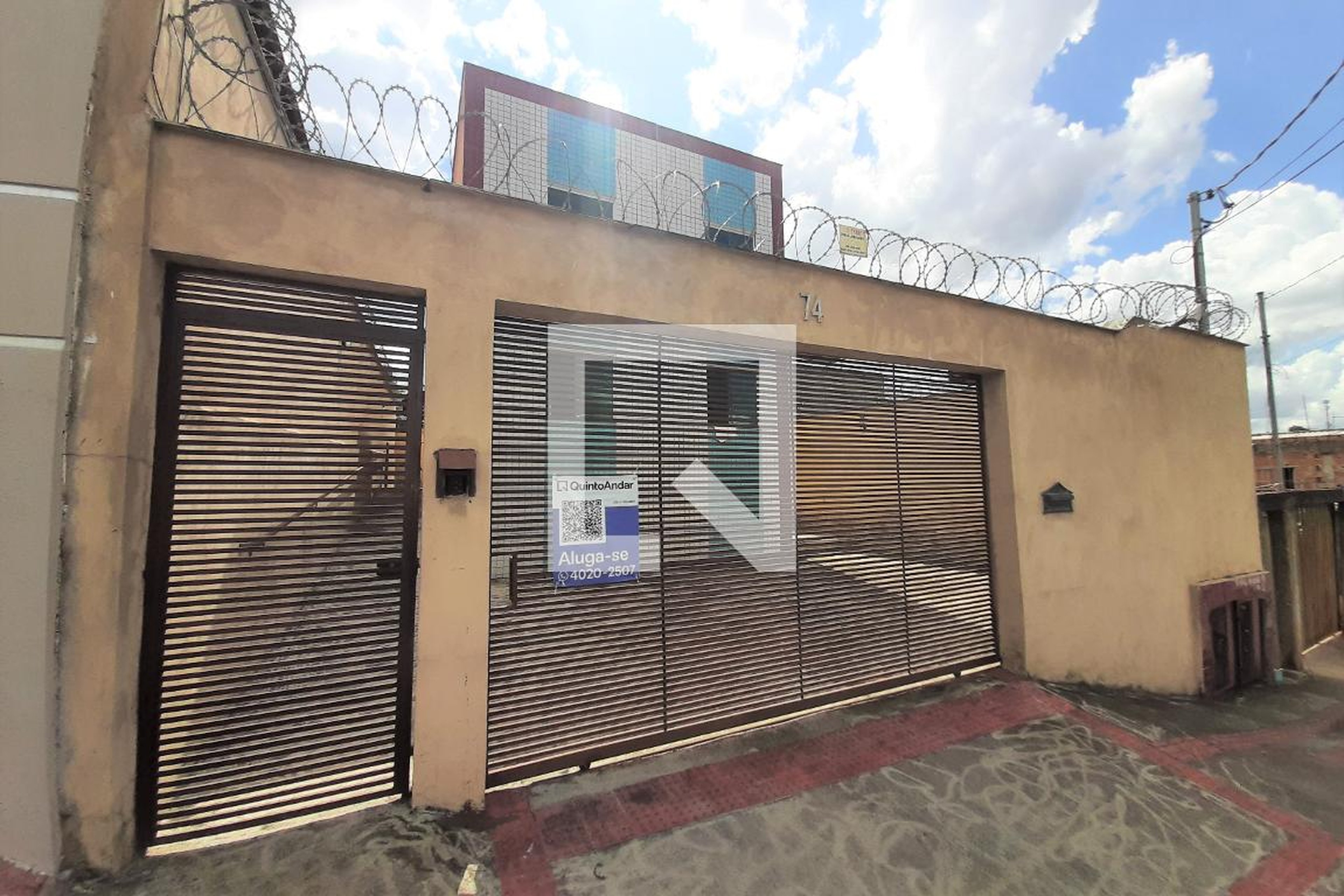 Fachada do Condomínio Condomínio em Rua Vereda Tropical, 74