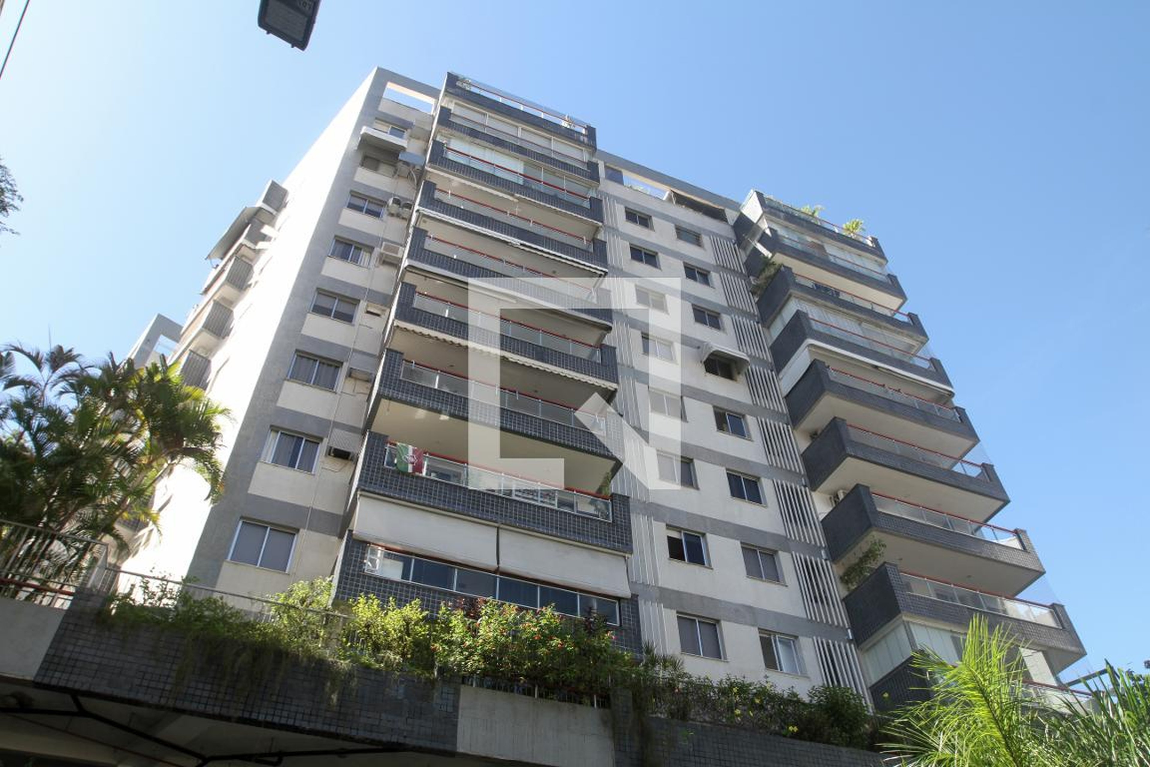 Fachada do Prédio Condomínio Garças da Lagoa