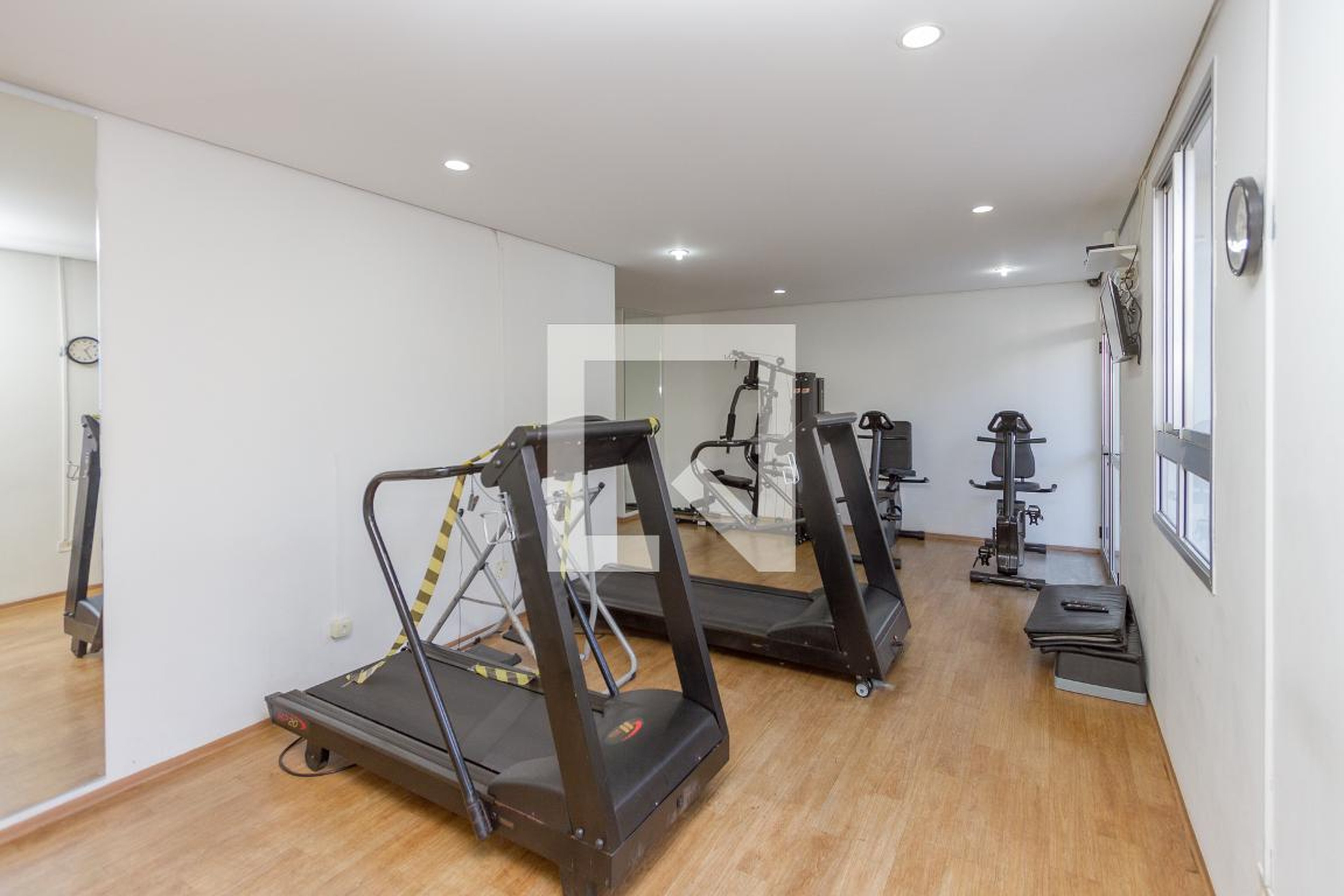 Academia - Side Park