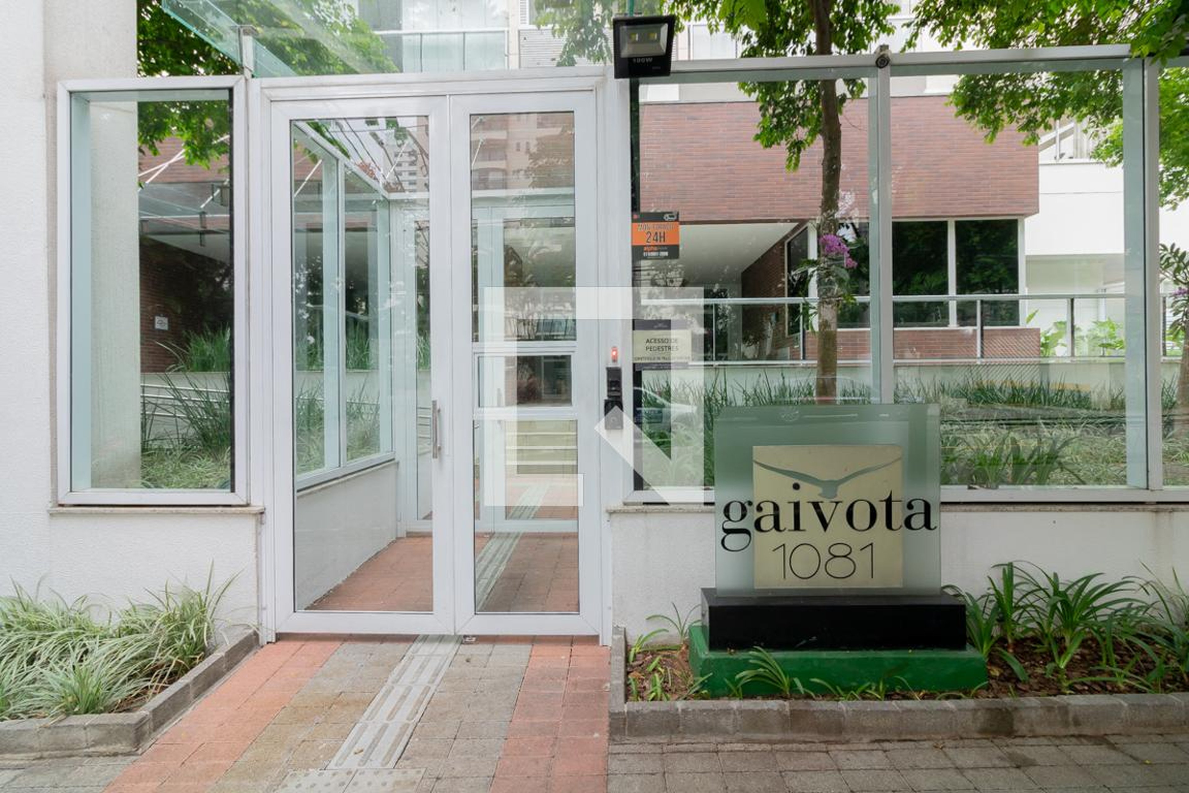 Fachada Condomínio em Rua Gaivota, 1085