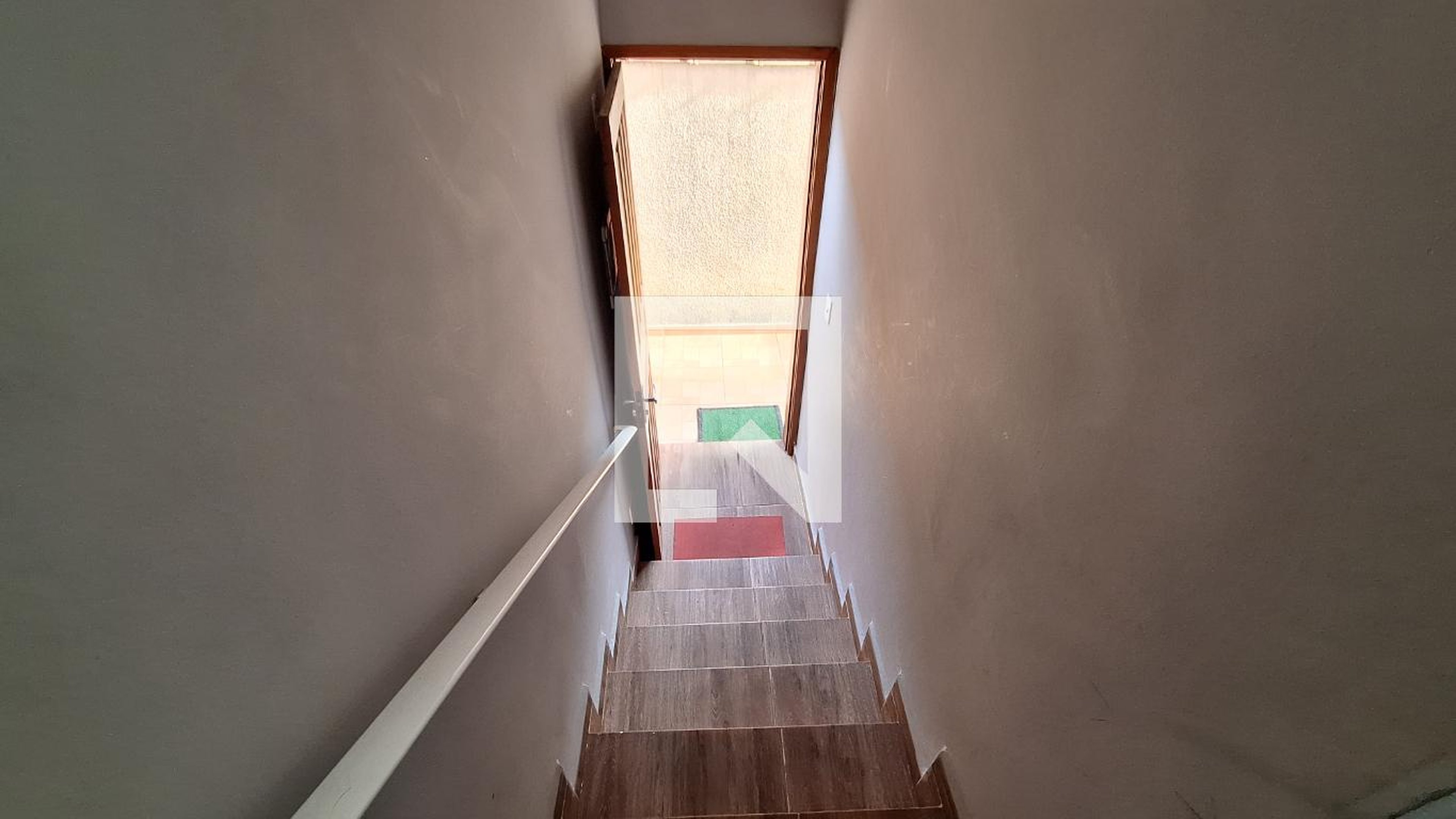 Entrada Condomínio em Avenida Ângelo Perino, 379