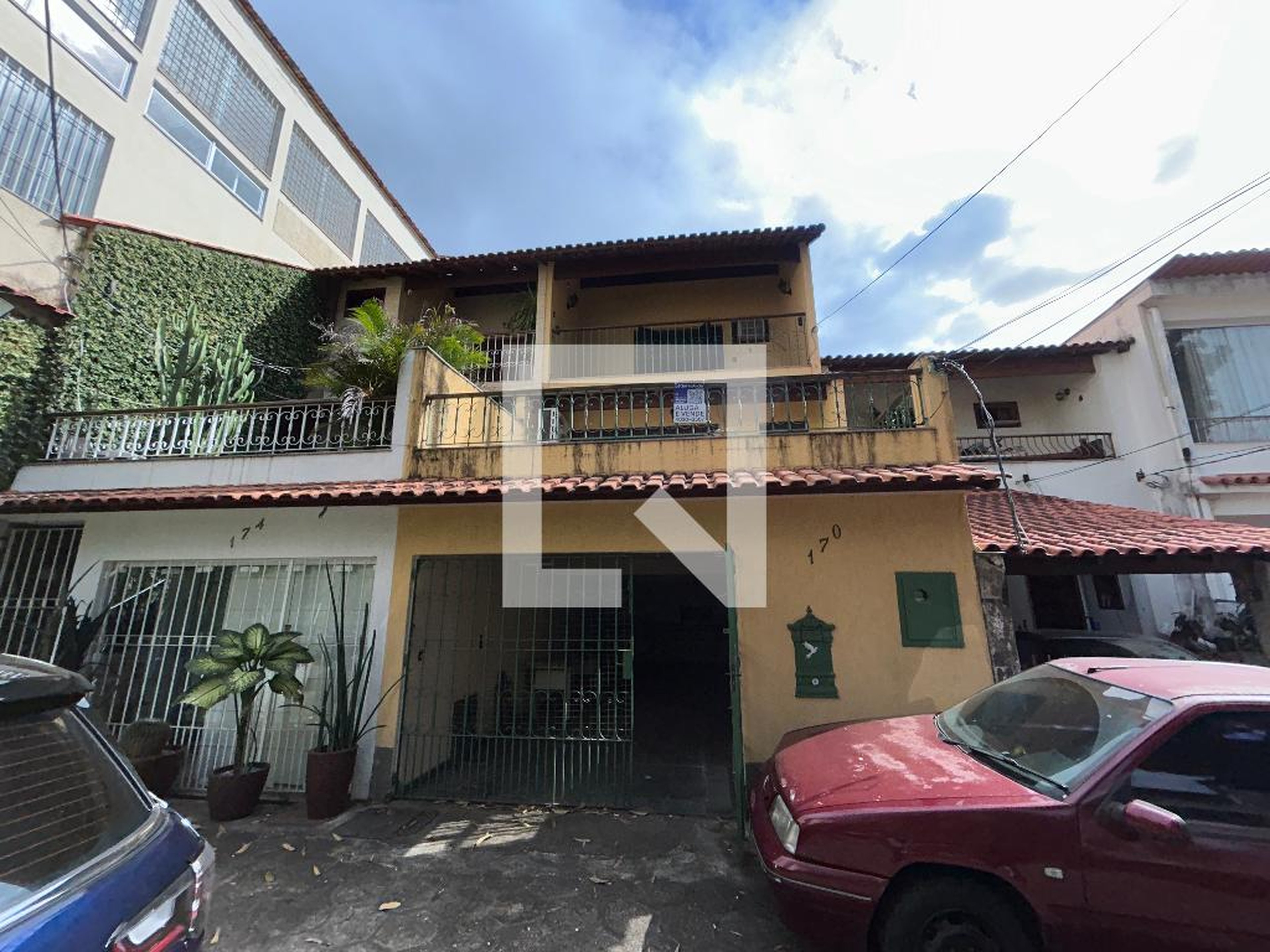 Fachada Condomínio em Rua Juruviara, 170