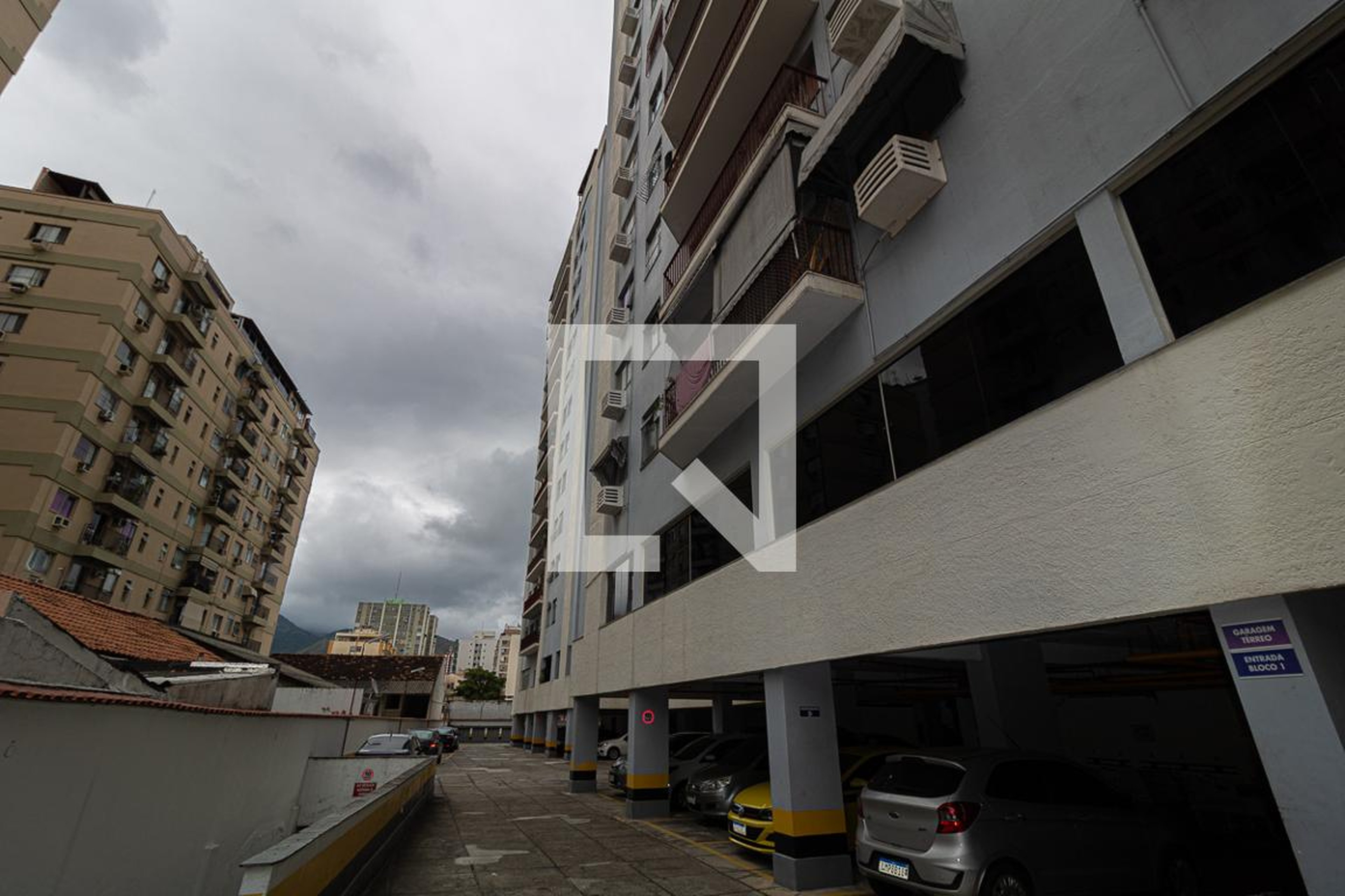 Fachada do Condomínio Condomínio Vivendas do Meier