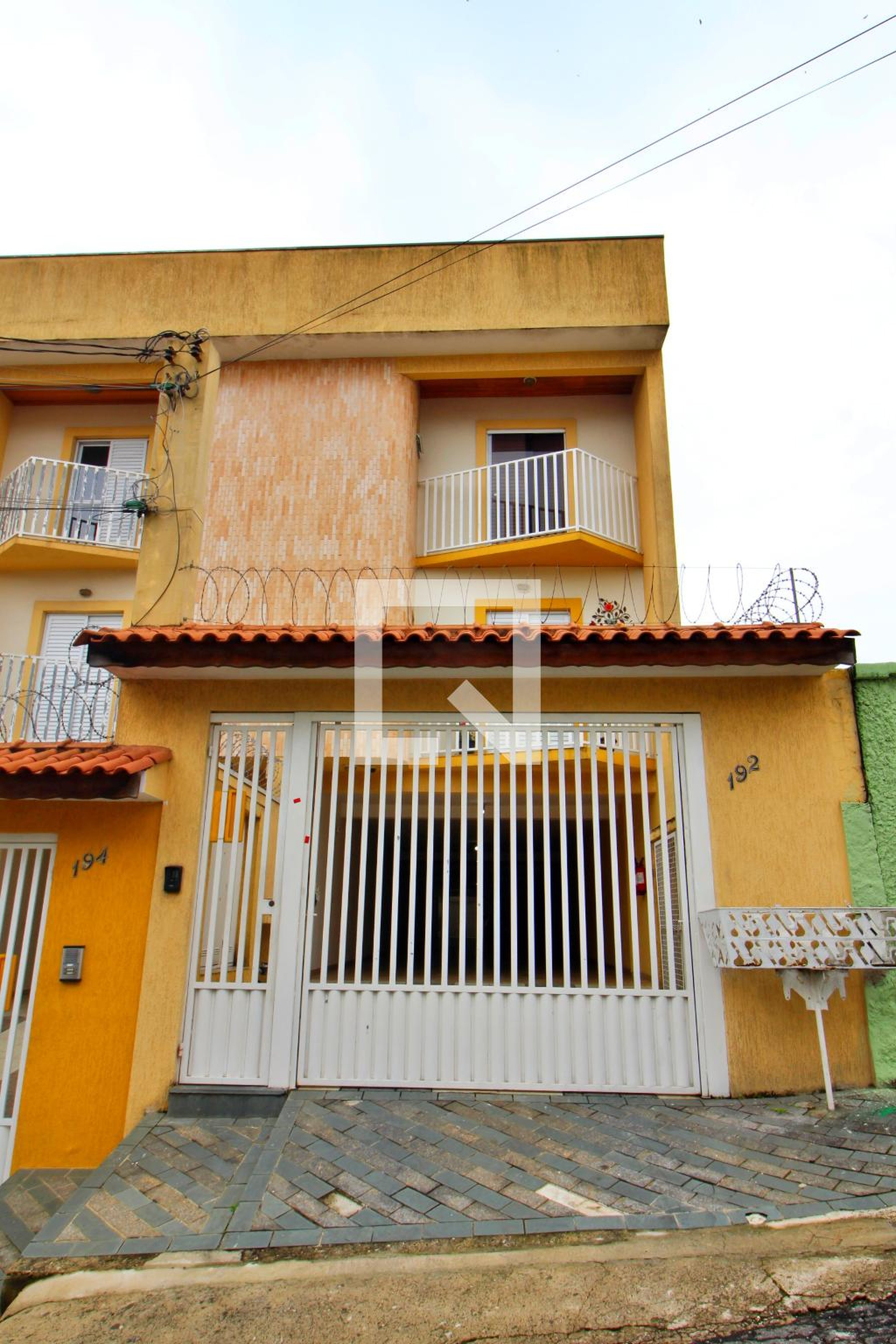 Fachada Condomínio em Rua Francisco Otaviano, 192