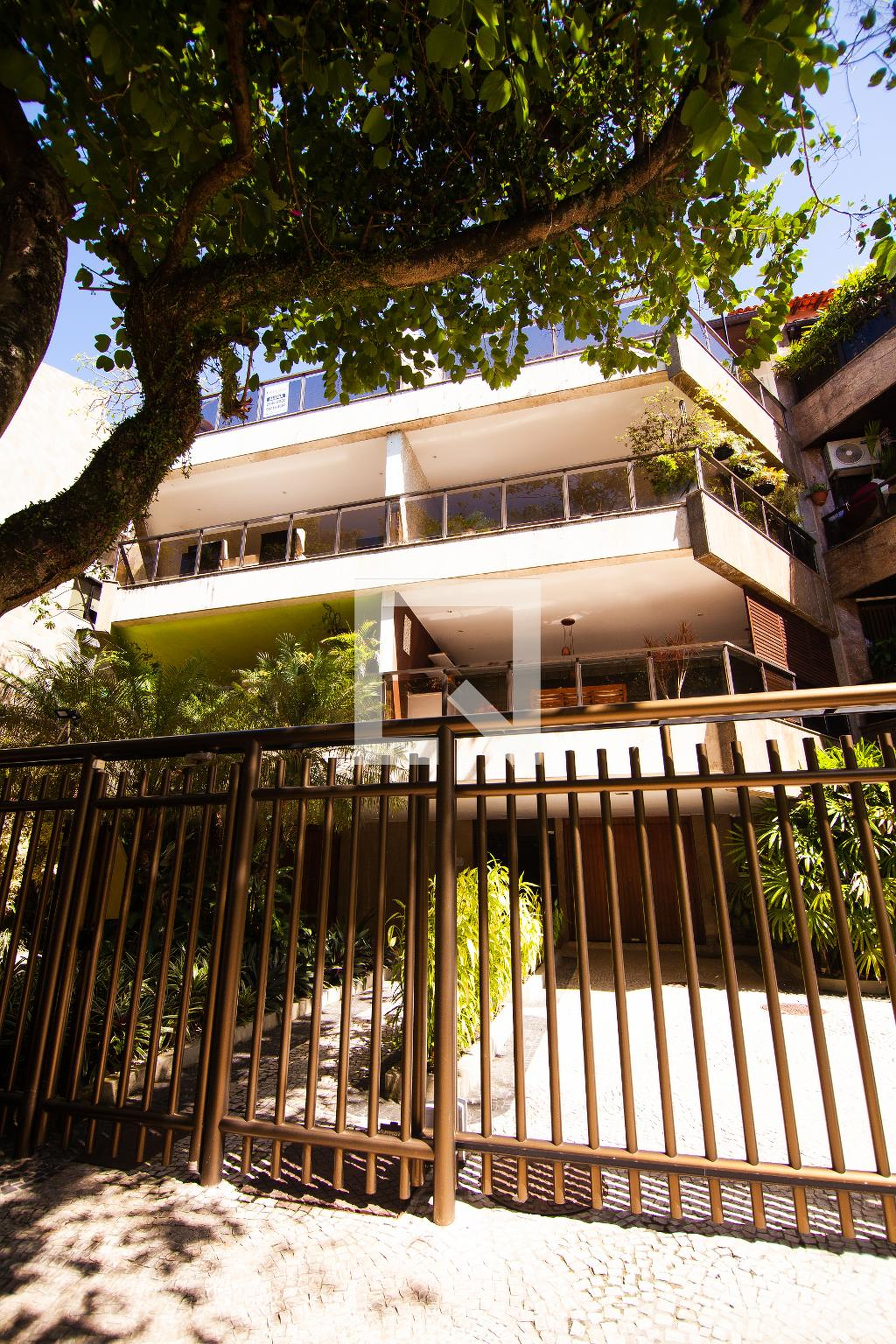 Fachada Condomínio em Rua General Sidonio Dias Correia, 451