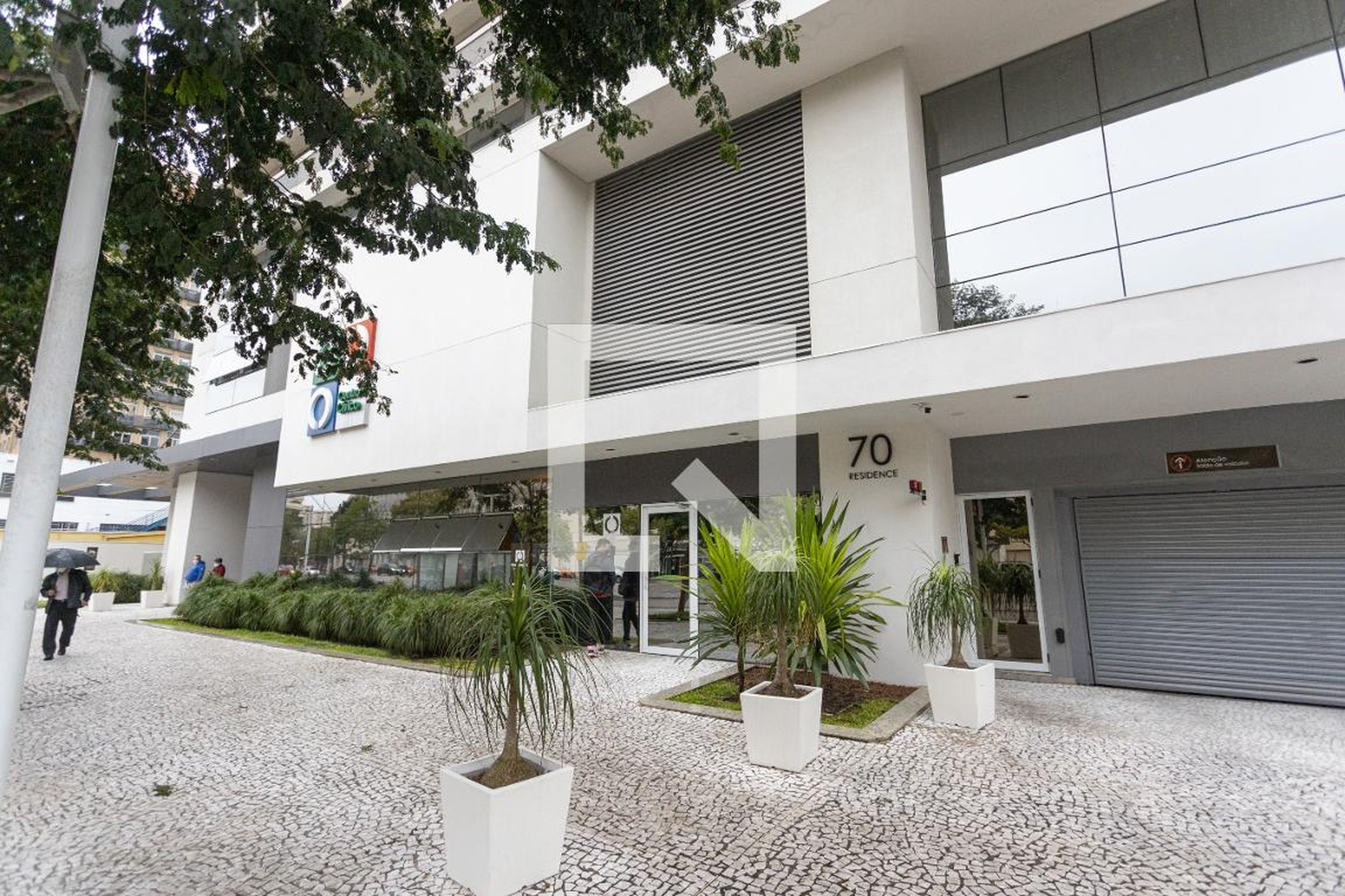 Fachada Condomínio em Avenida João Gualberto, 70