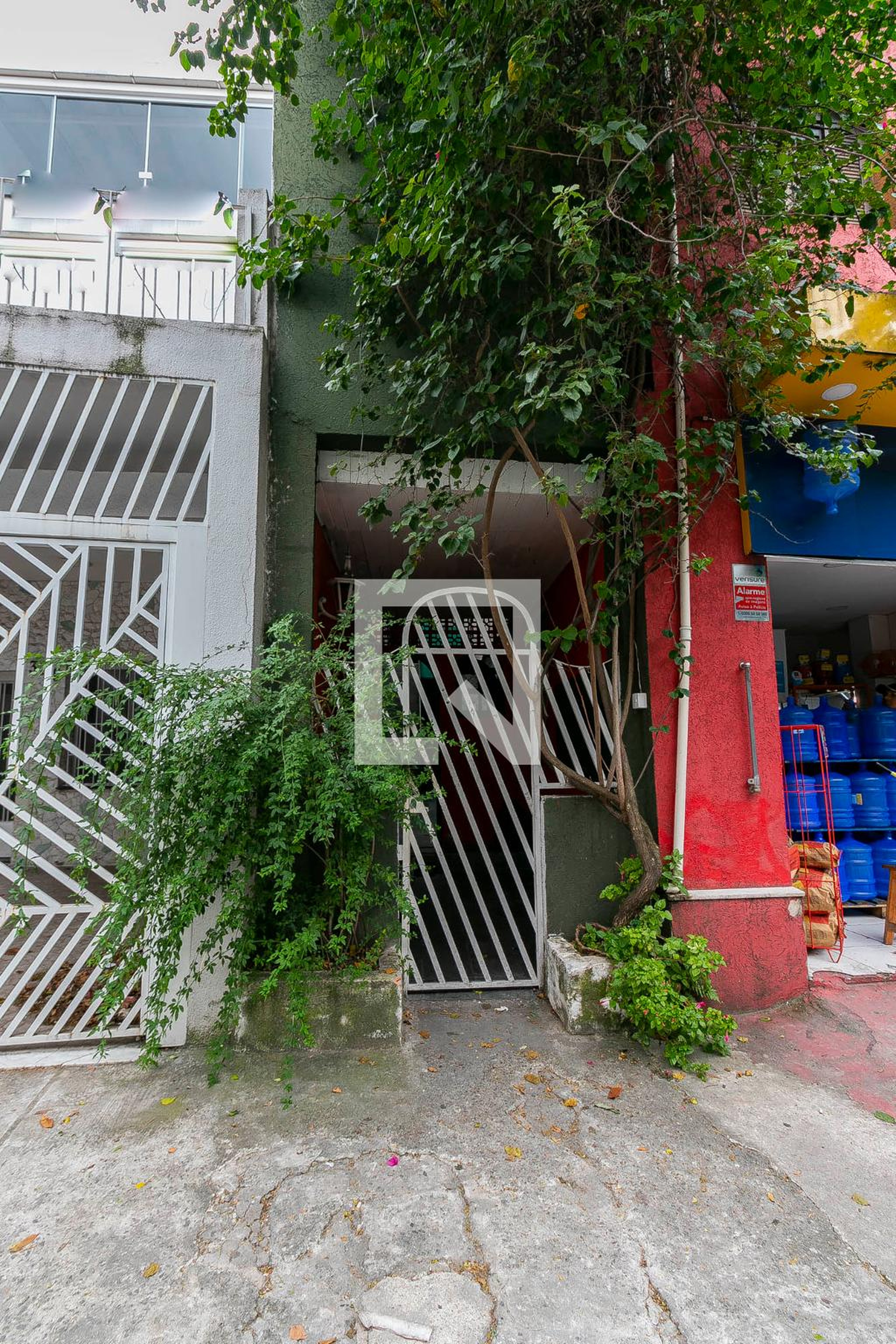 Fachada Condomínio em Rua Almirante Brasil, 355