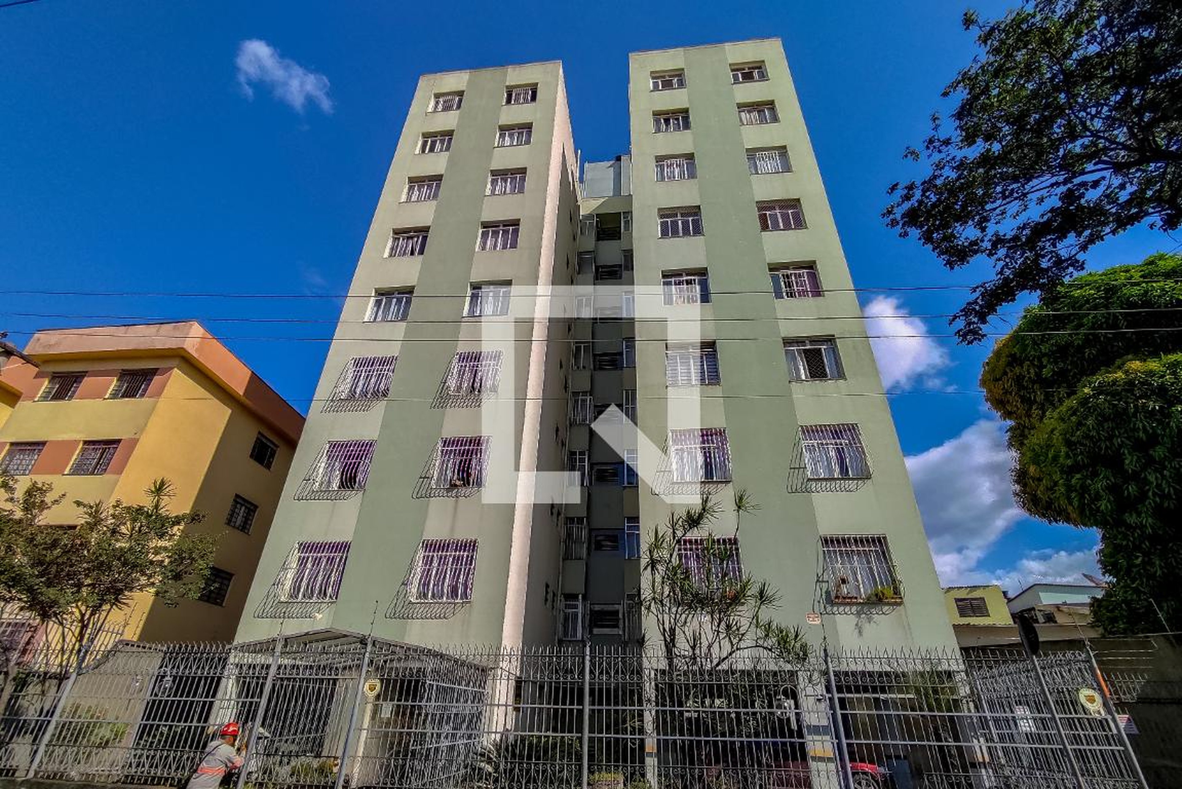Fachada Condomínio em Rua Olinto Magalhães, 191