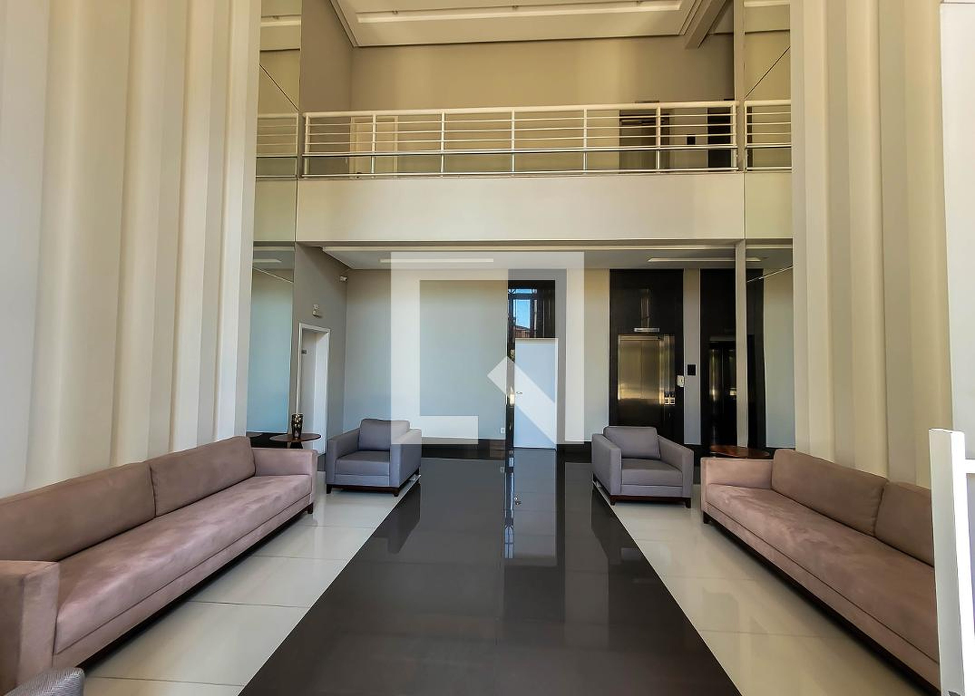 Hall Condomínio em Rua Doutor João Maia, 119