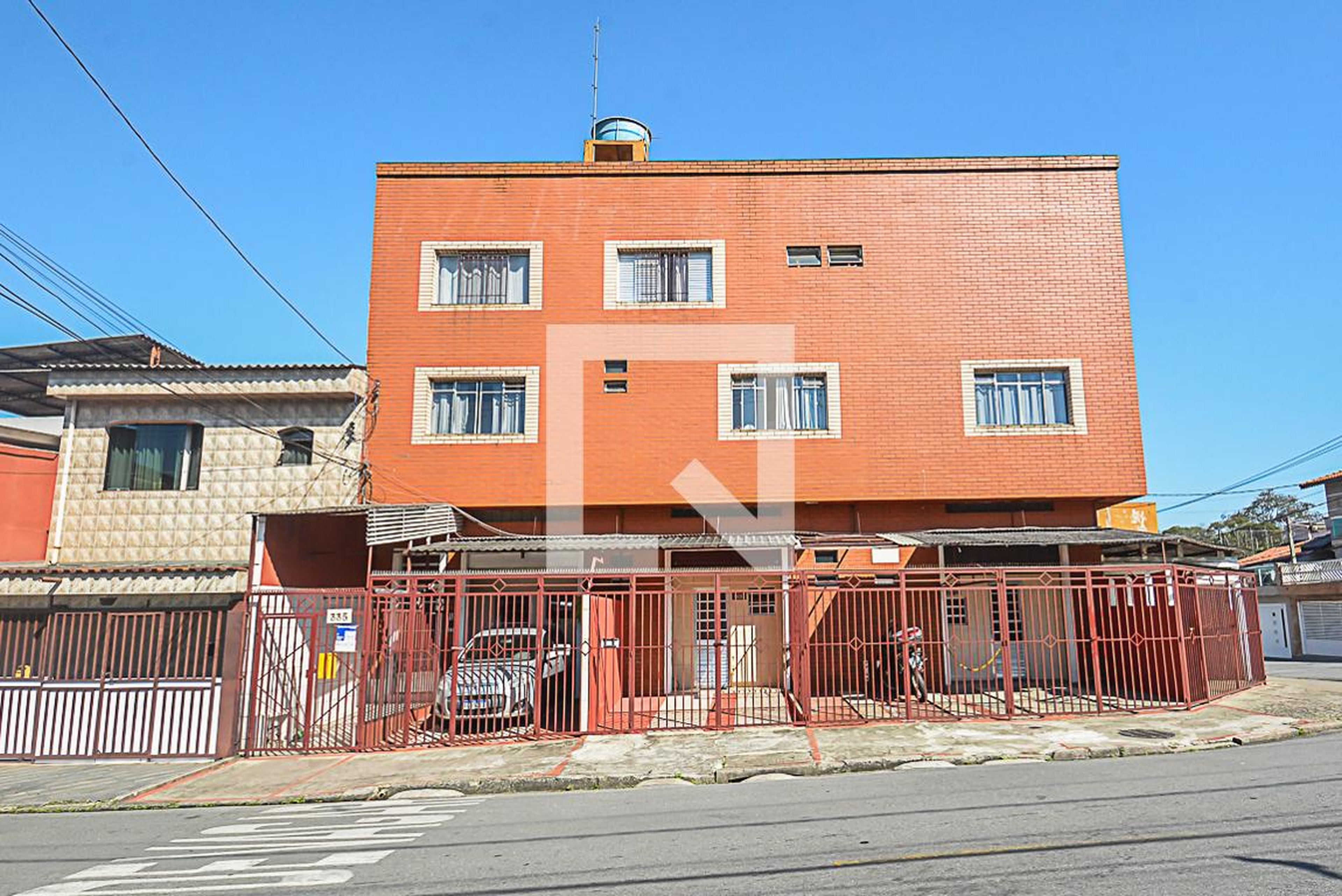 Fachada Condomínio em Rua Lúcia Zincaglia, 335