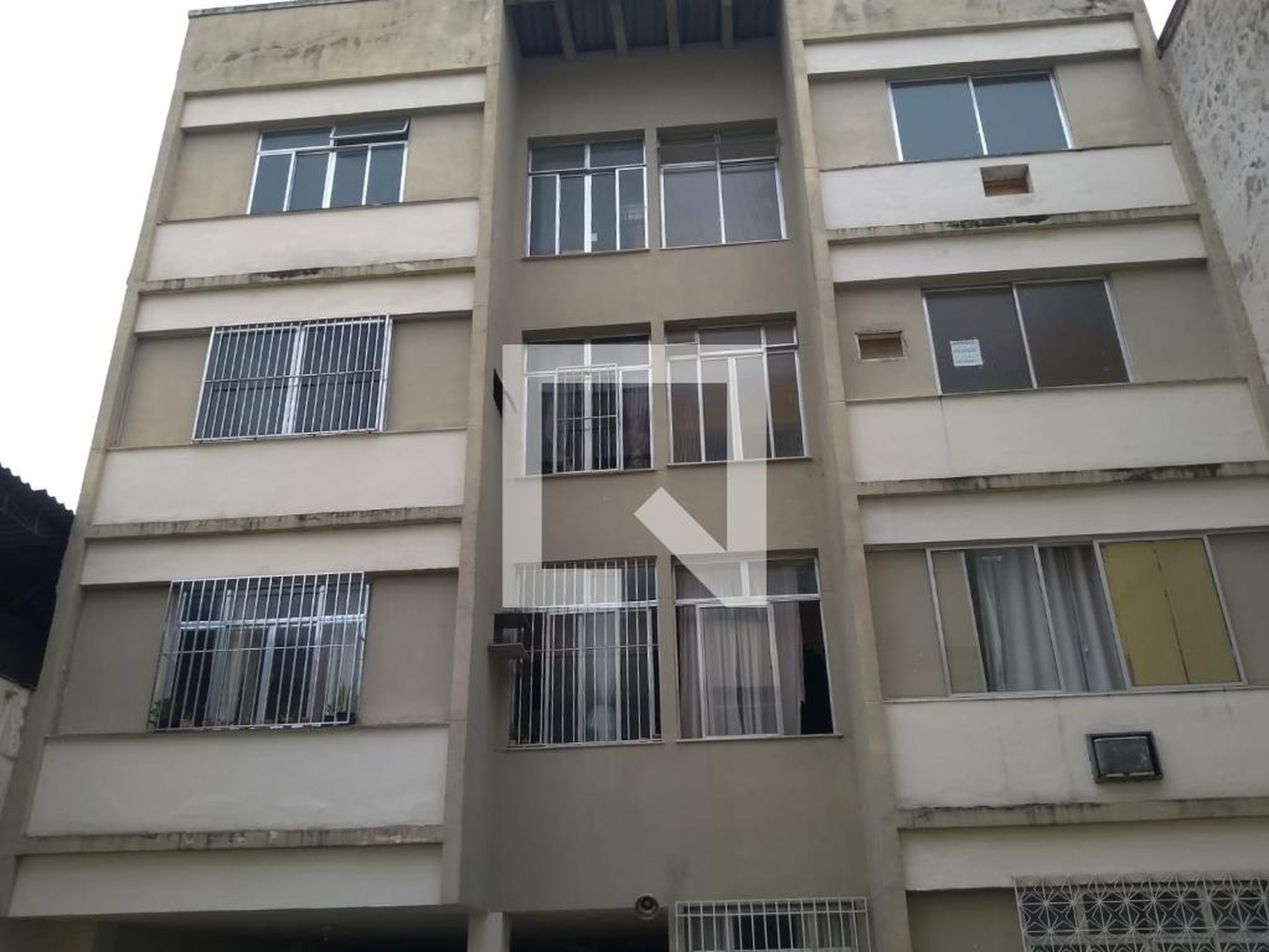 Fachada Edifício Centro Comercial de Cascadura BL