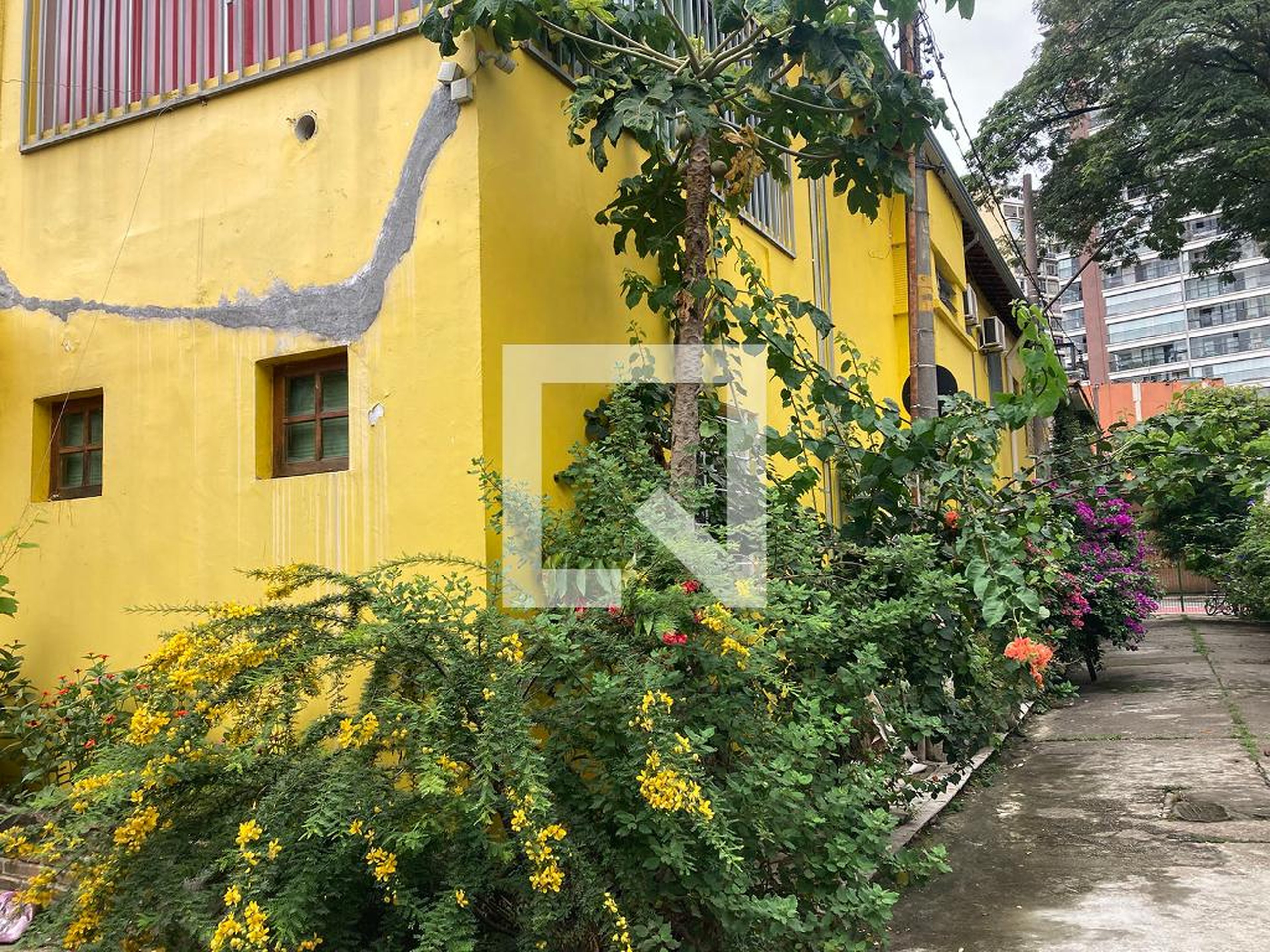 Fachada Condomínio em Rua Doutor Frederico Steidel, 271