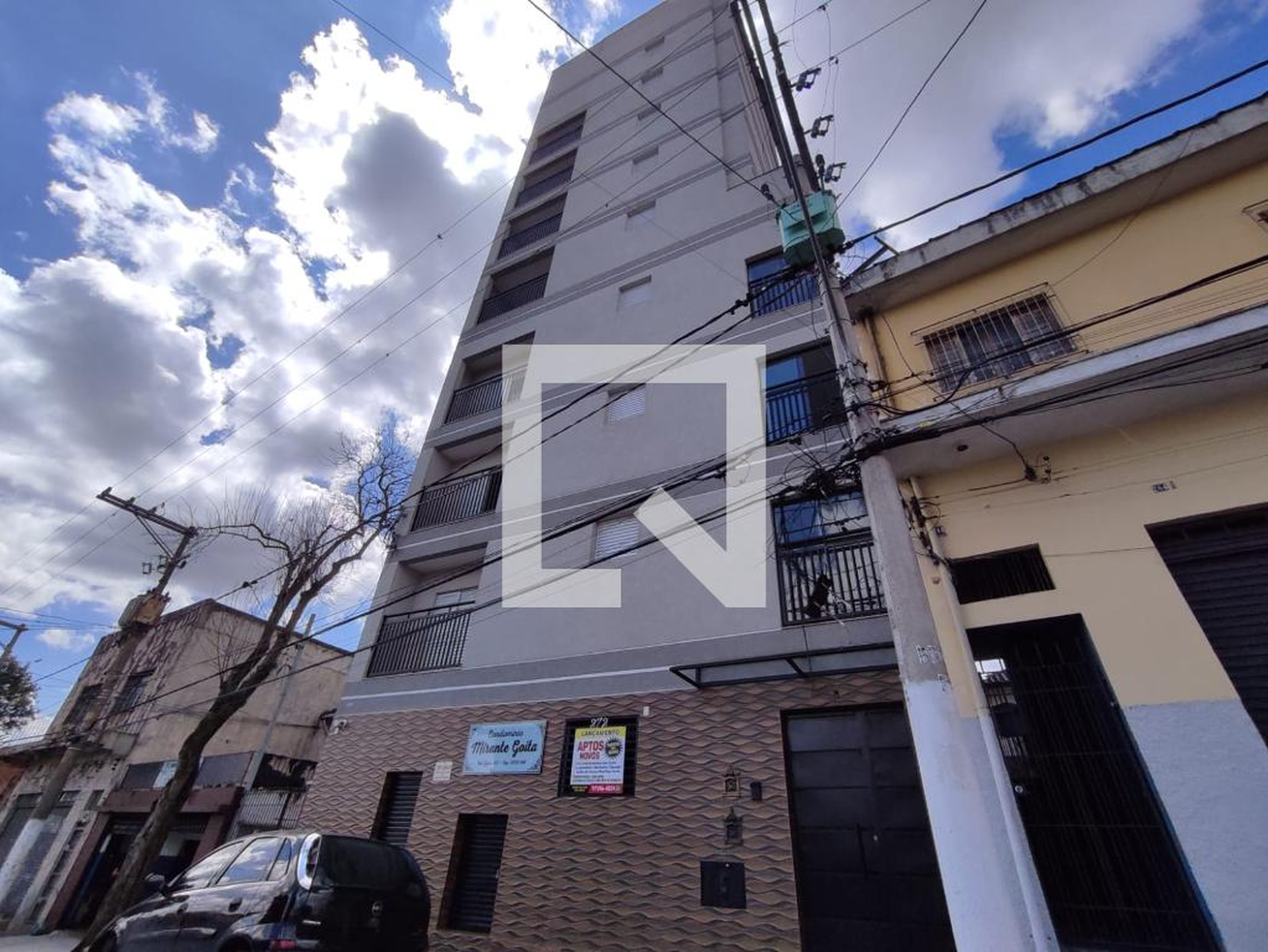 Fachada Condomínio em Rua Goita, 617