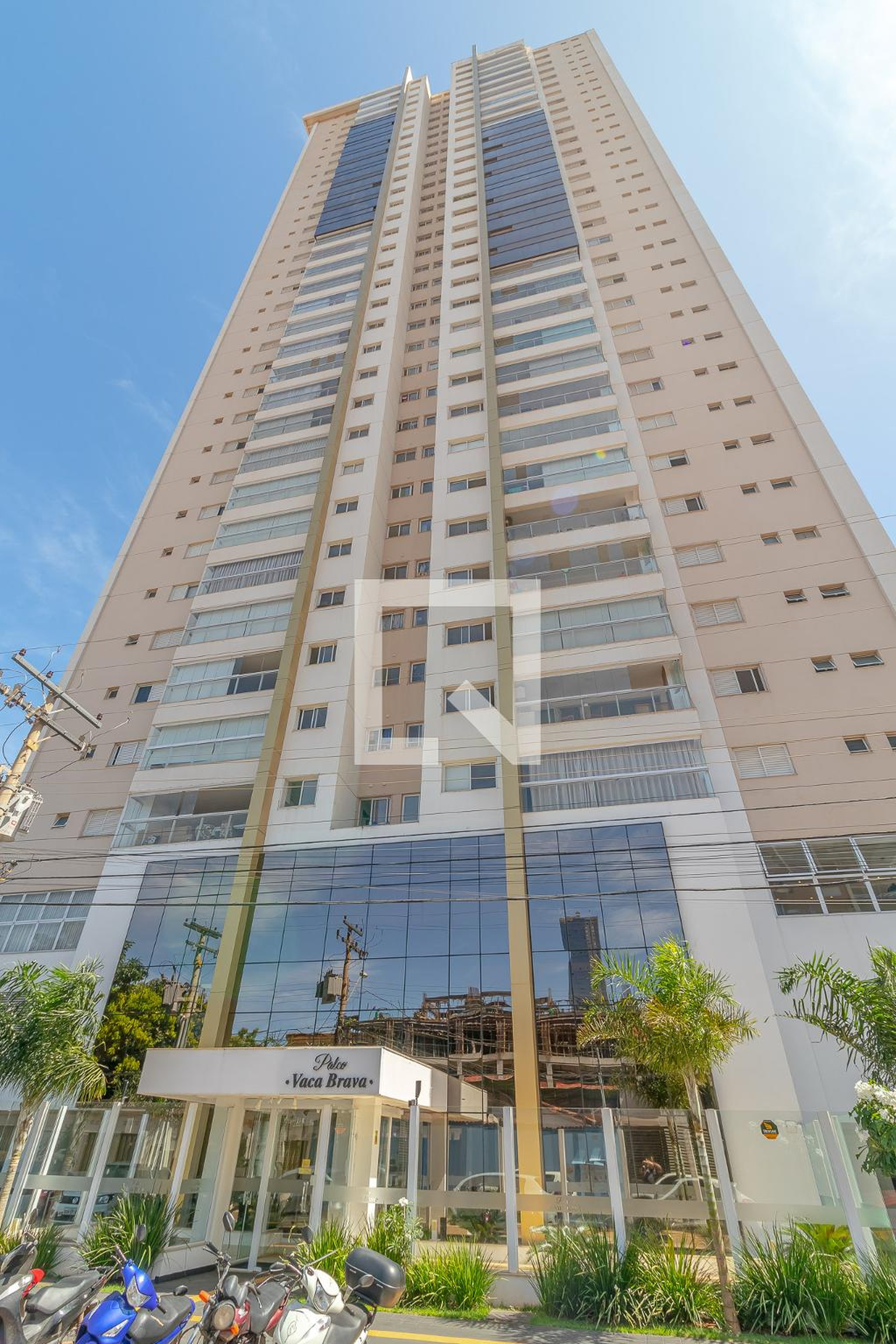 Fachada do Condomínio Condomínio Palco Vaca Brava