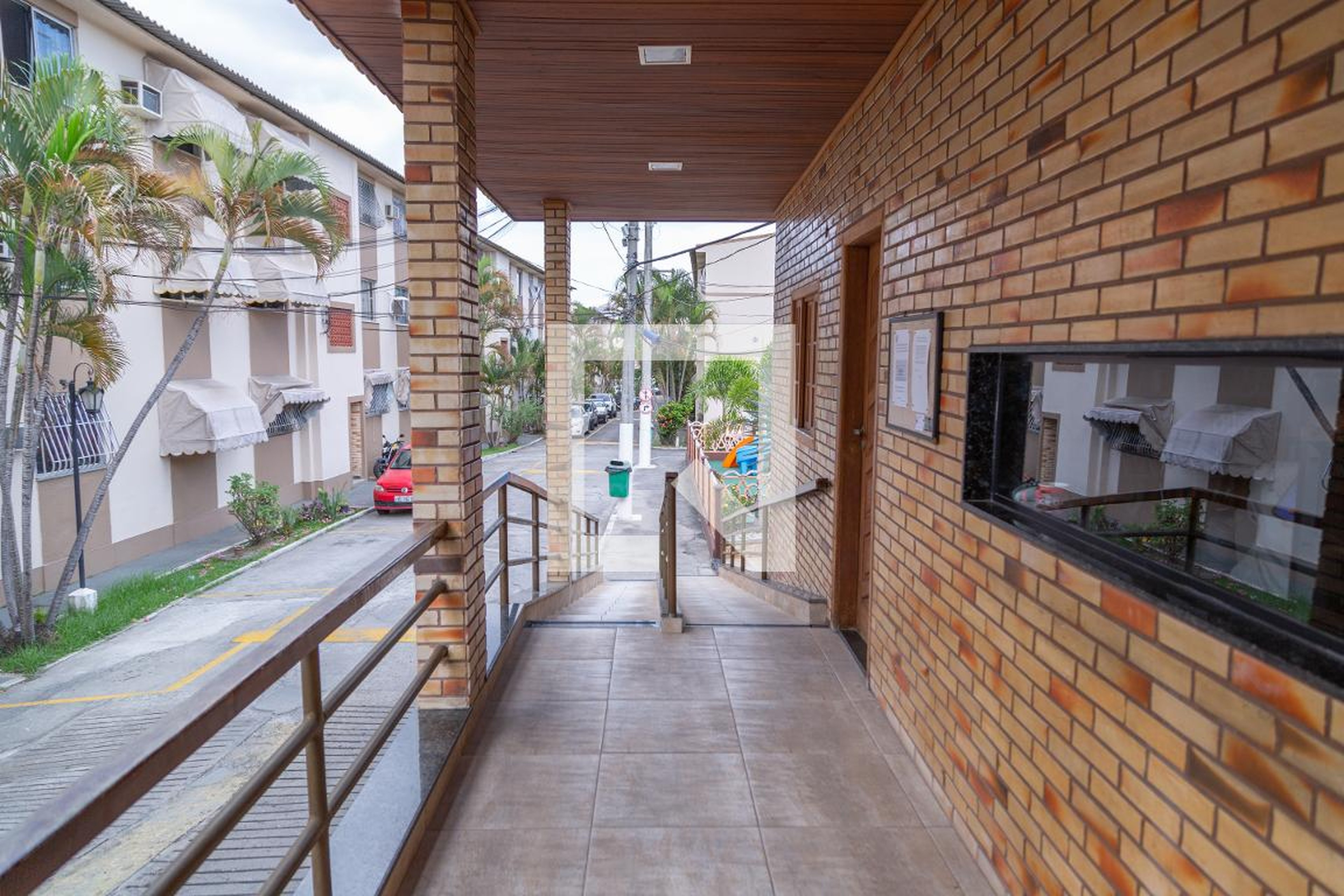 Hall de Entrada Condomínio em Travessa das Flôres, 485