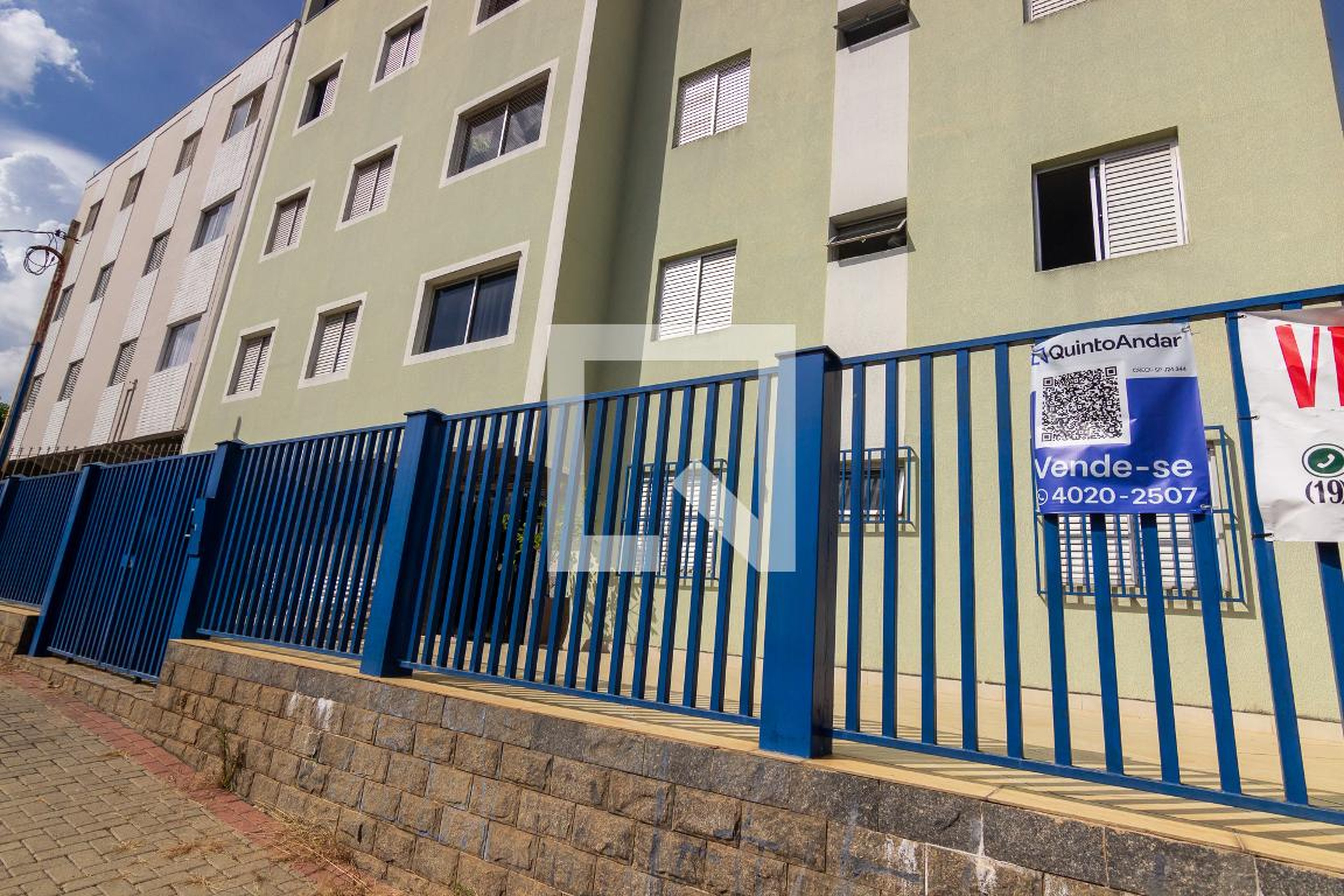 Fachada do Condomínio Condomínio Valéria Cristina