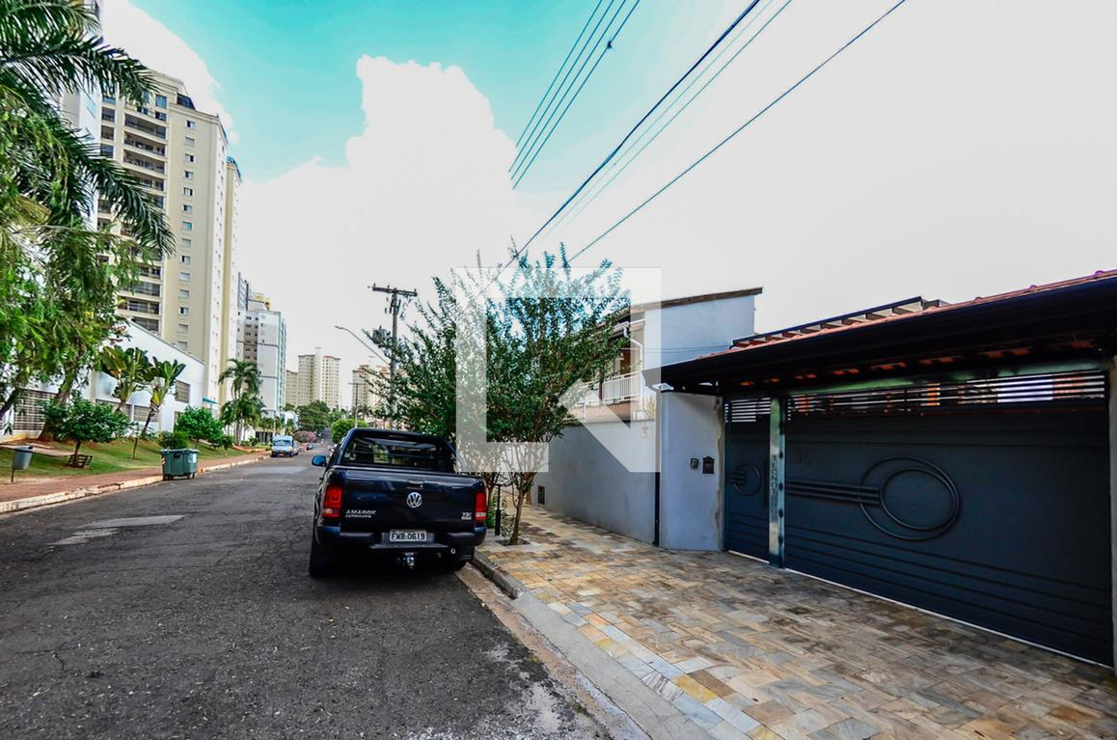 Fachada Condomínio em Rua Luiz Oliveira, 30