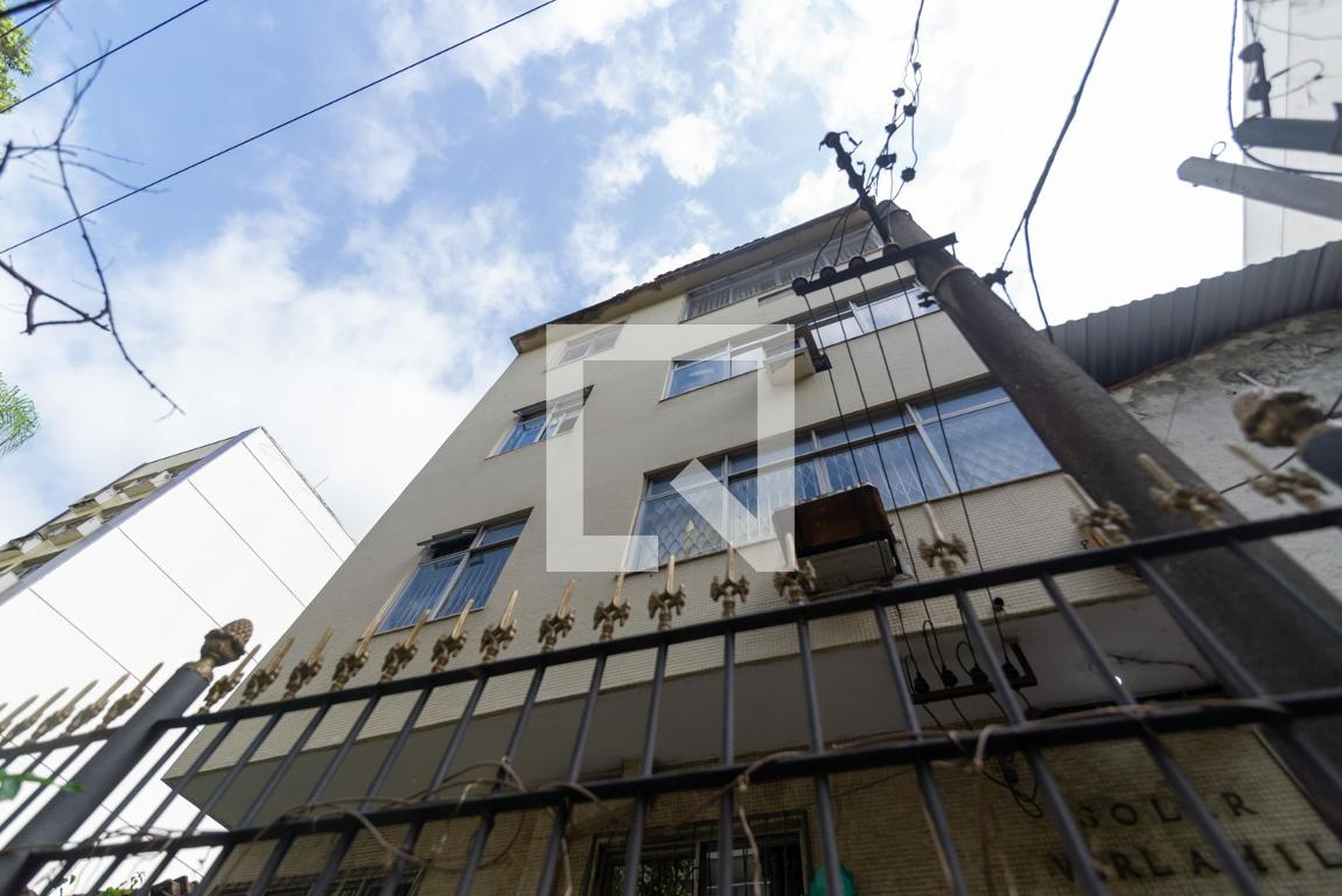 Fachada Condomínio em Rua Pereira de Siqueira, 32