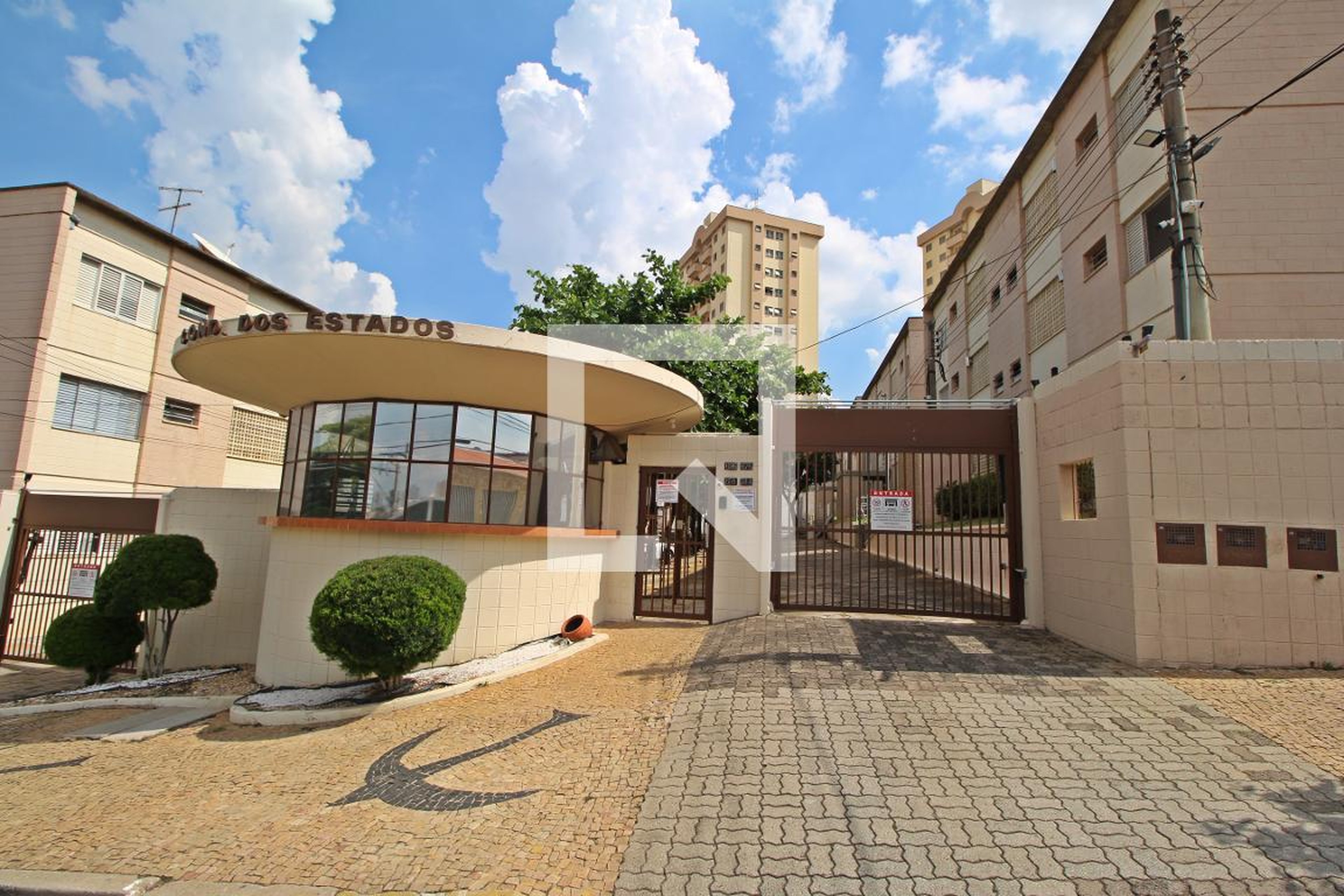 Fachada do Condomínio Condomínio em Rua Rio Grande do Sul, 714