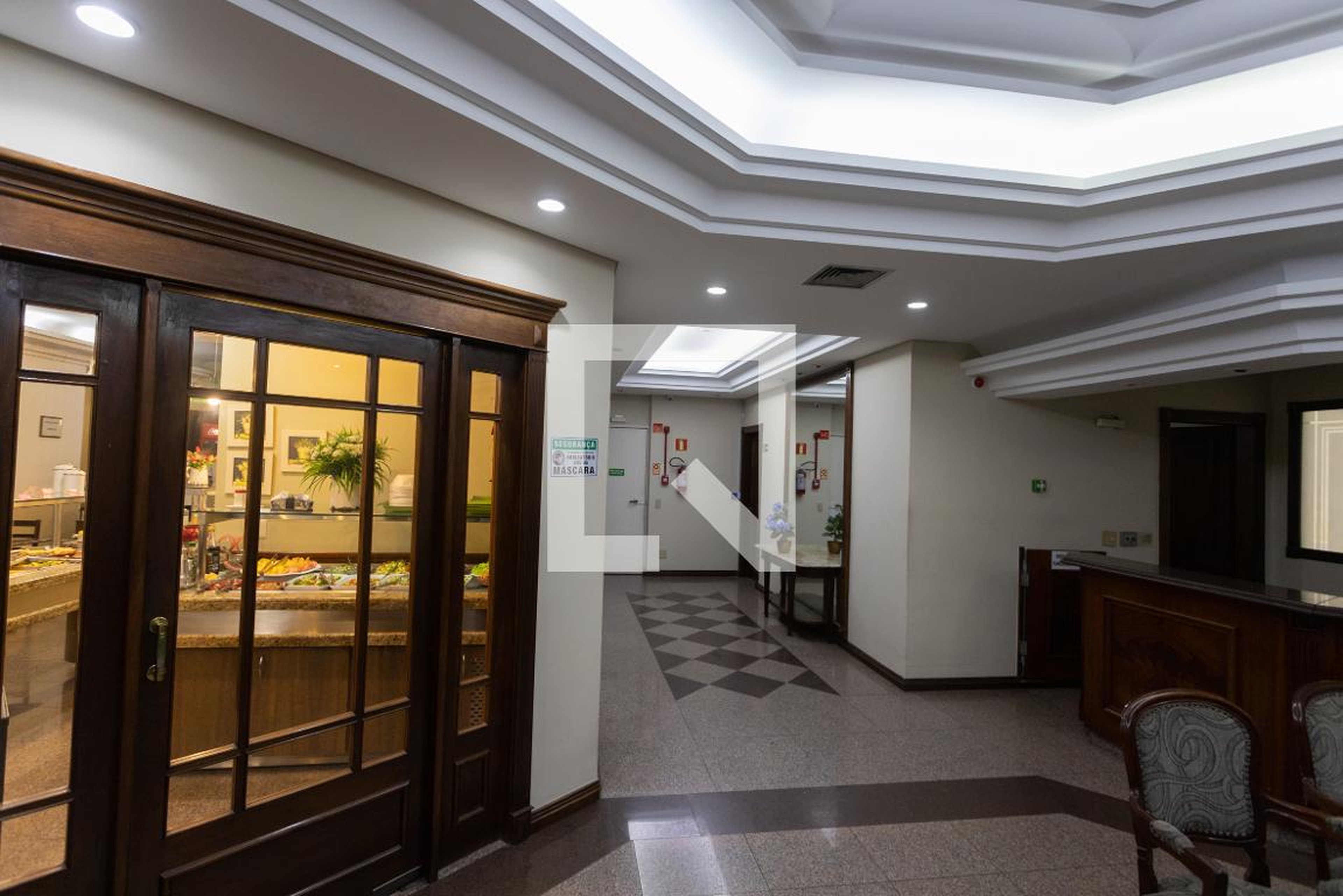 Hall - Windsor Residence