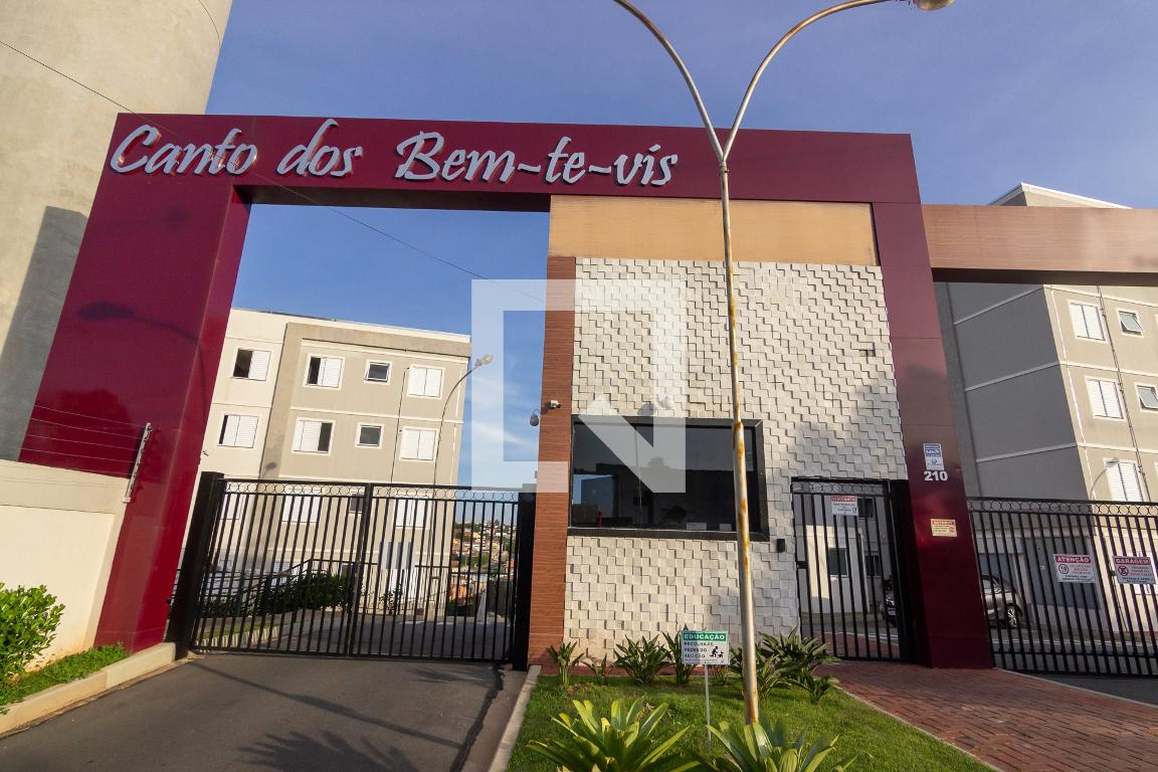 Fachada do Condomínio Condomínio Canto dos Bem-Te-Vis