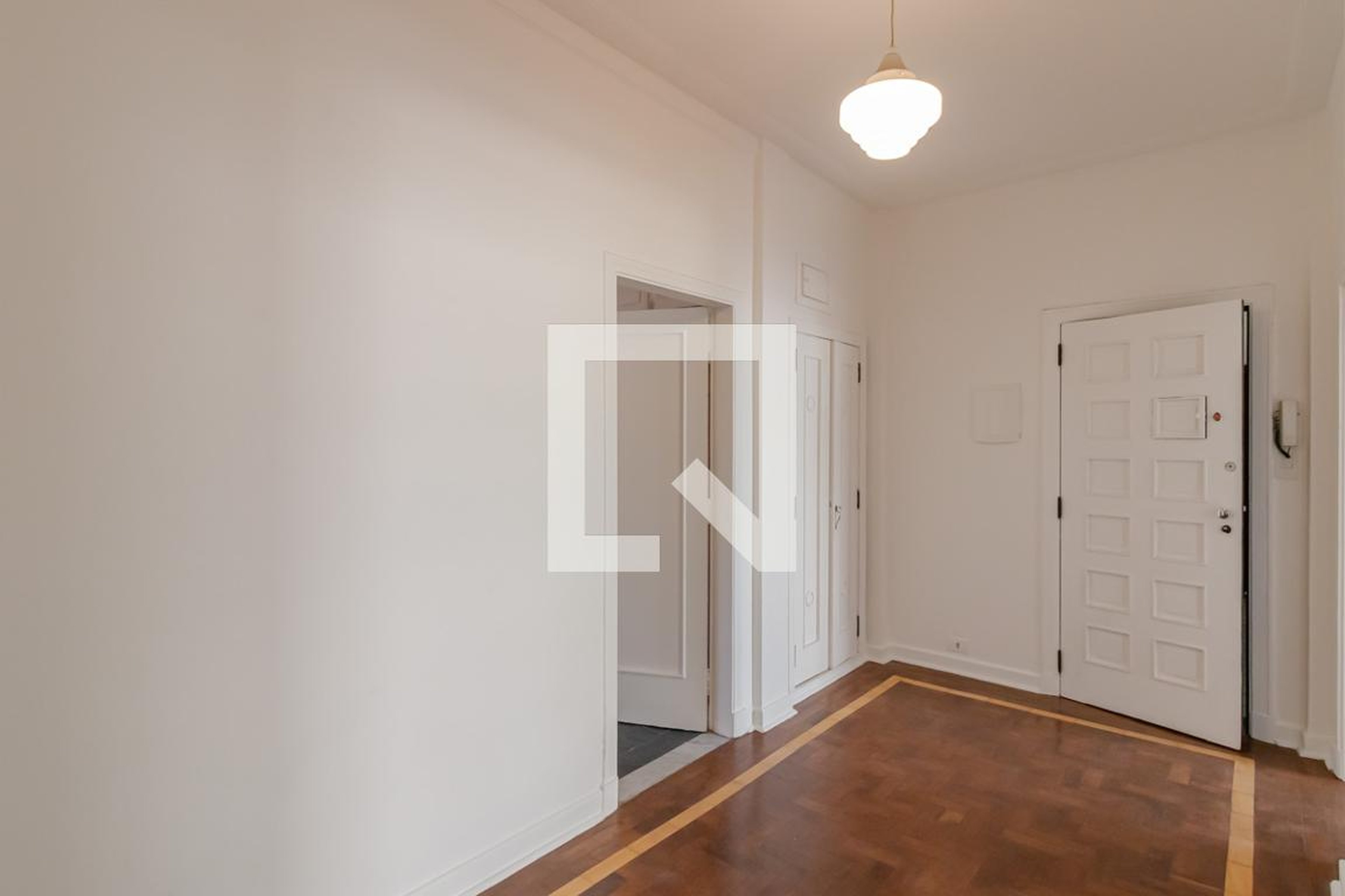 Hall de Entrada Condomínio em Rua Correia Dias, 363