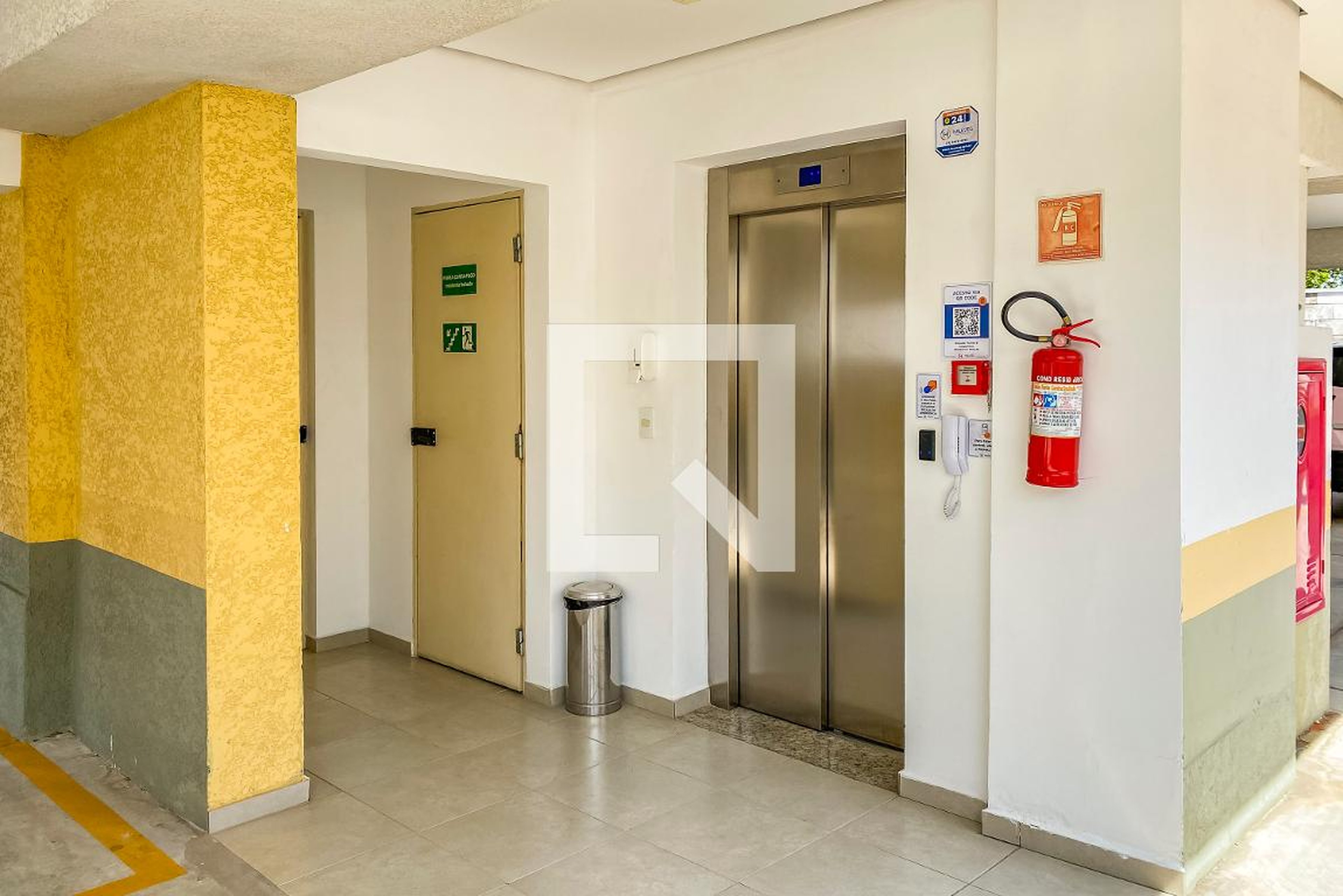 Elevador - Edifício Brick