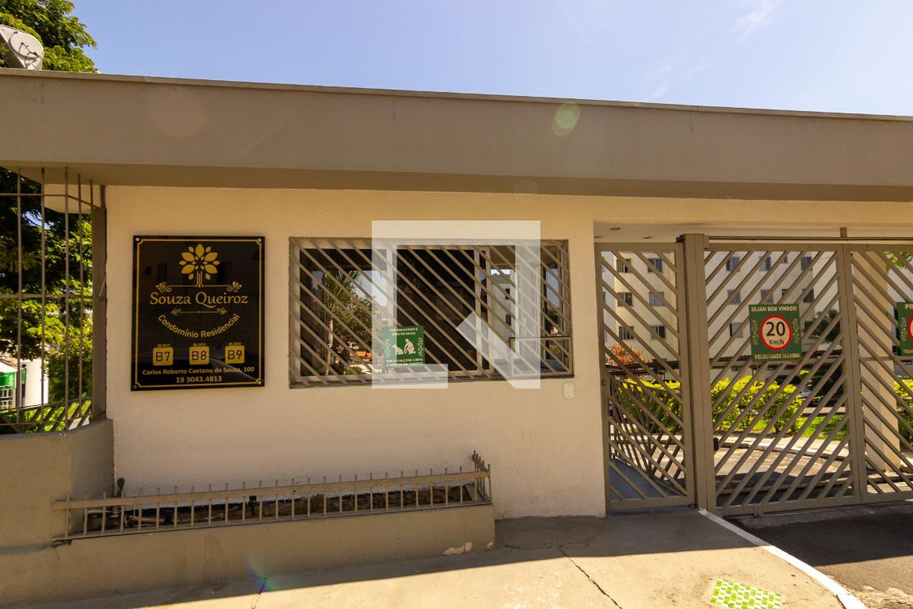 Fachada do Condomínio Condomínio em Rua Nelson de Oliveira, 100