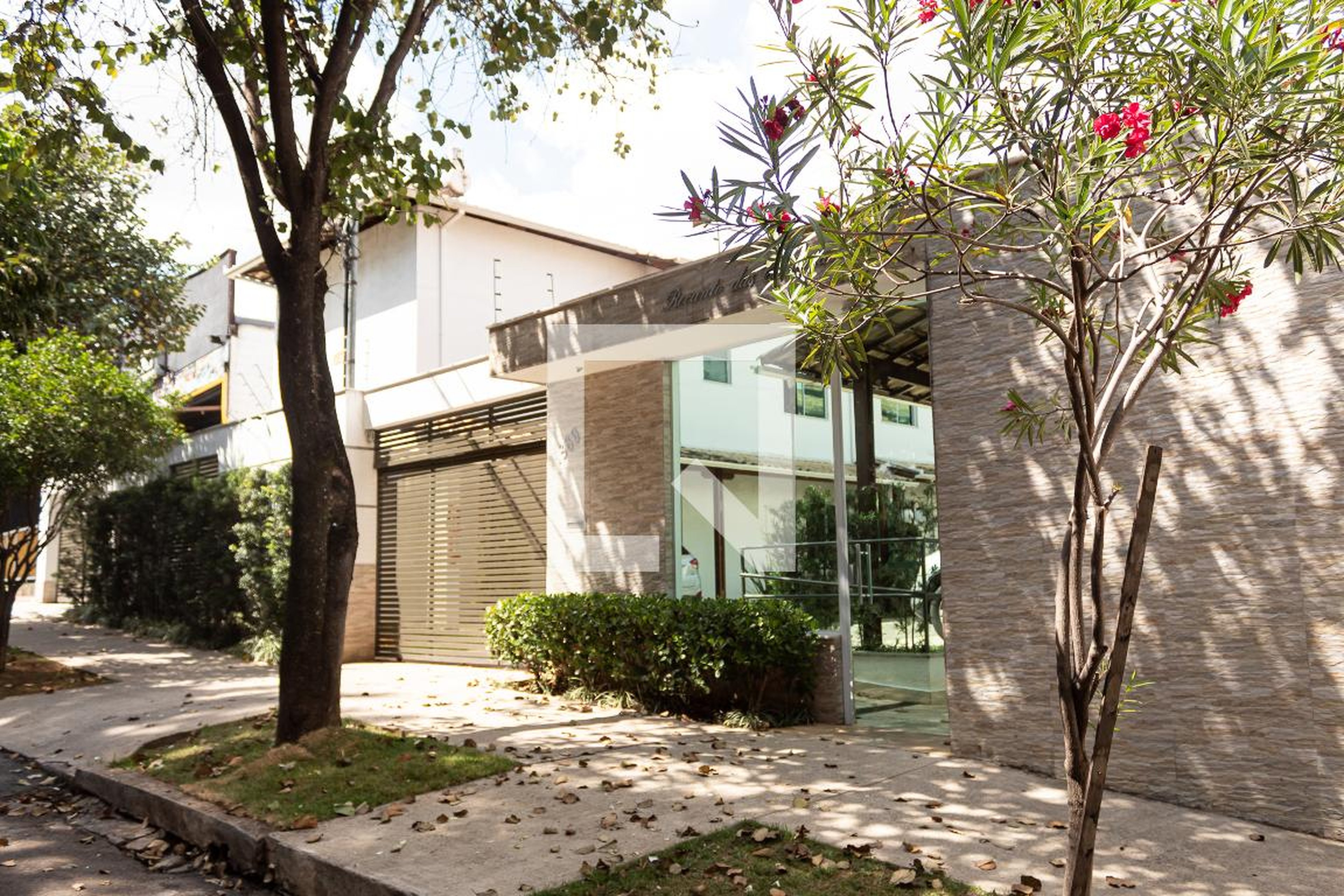 Fachada do Condomínio Condomínio em Rua das Canárias, 1889