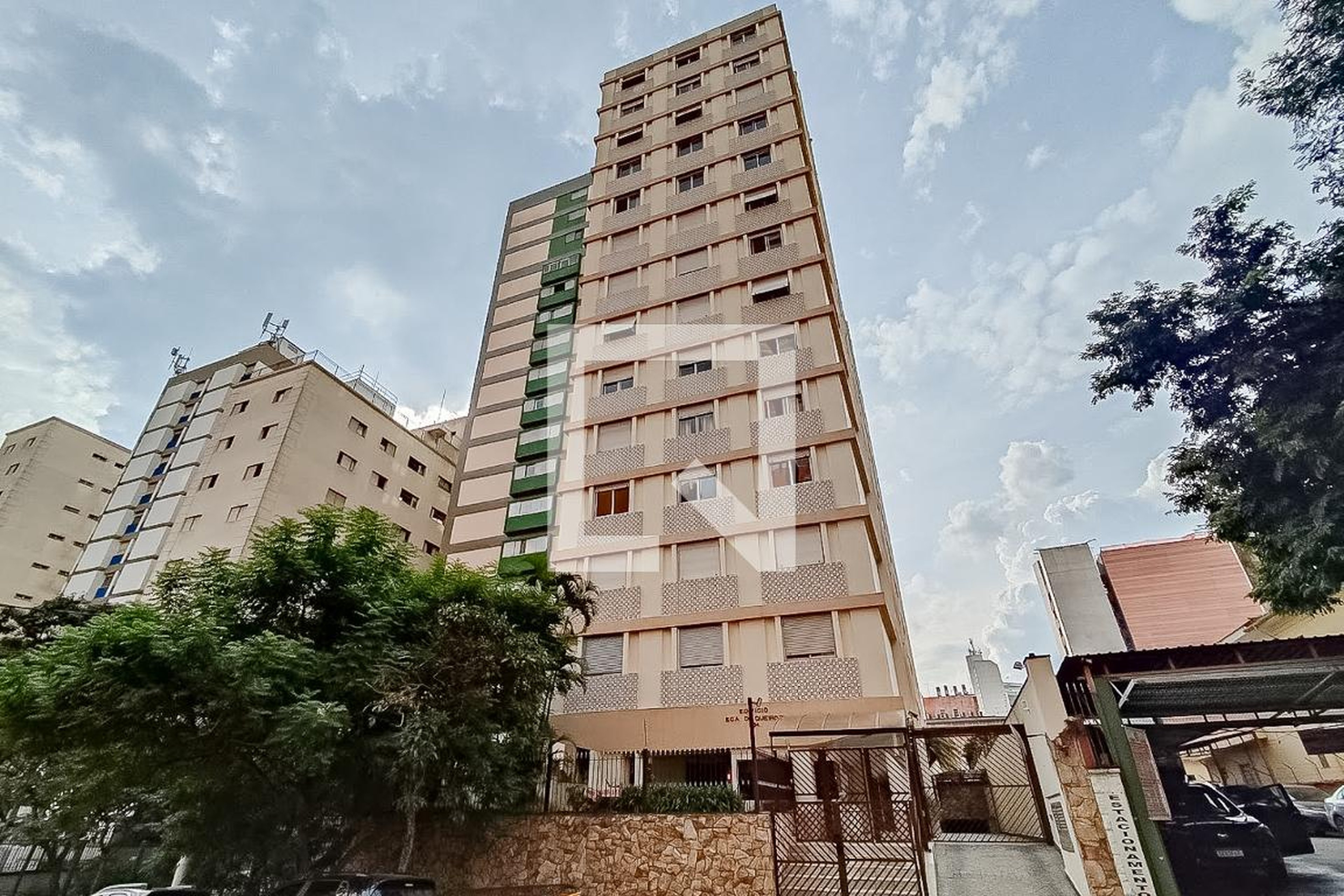 Fachada Edifício Eça de Queiroz