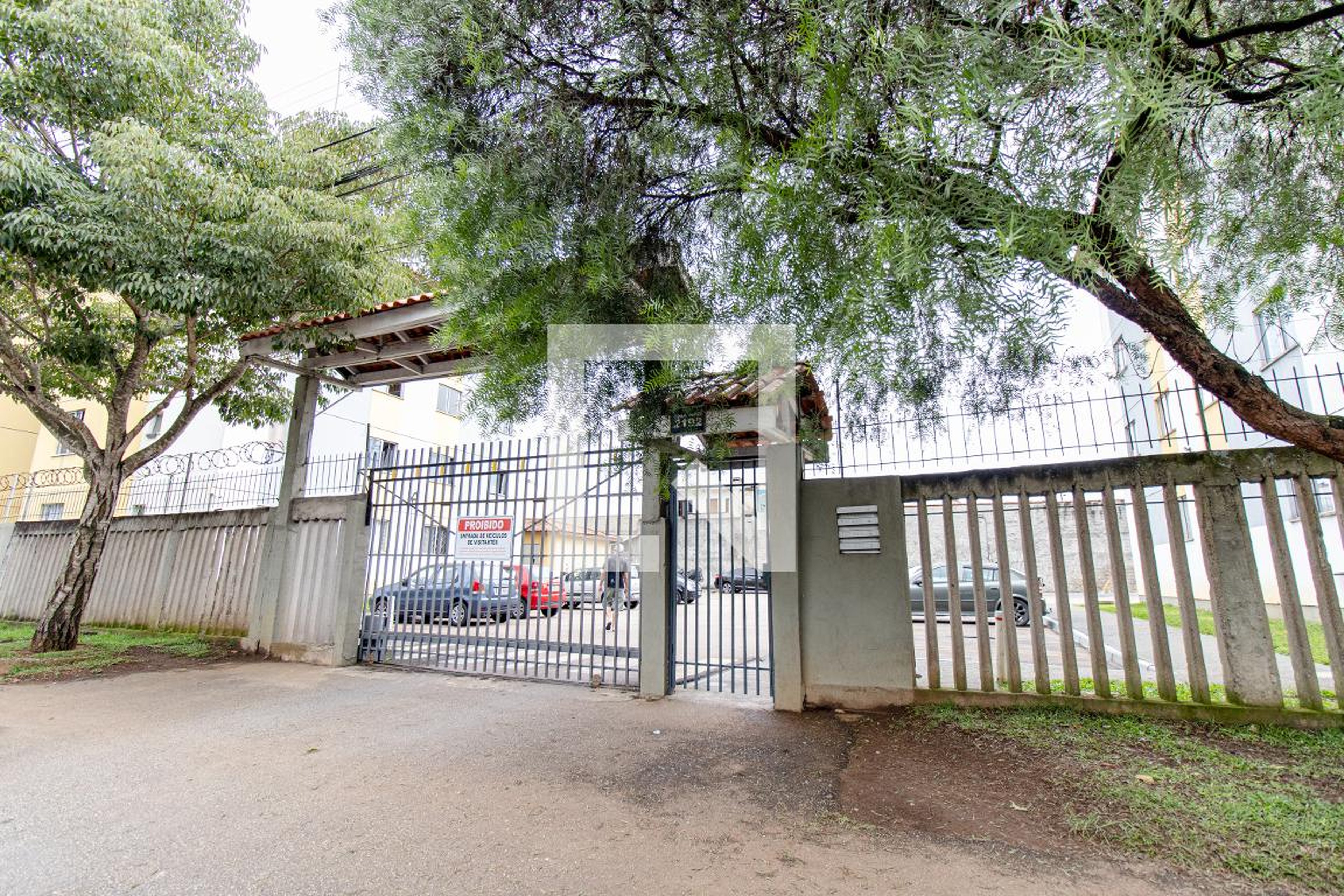 Fachada do Condomínio Condomínio em Rua Tijucas do Sul, 21 92