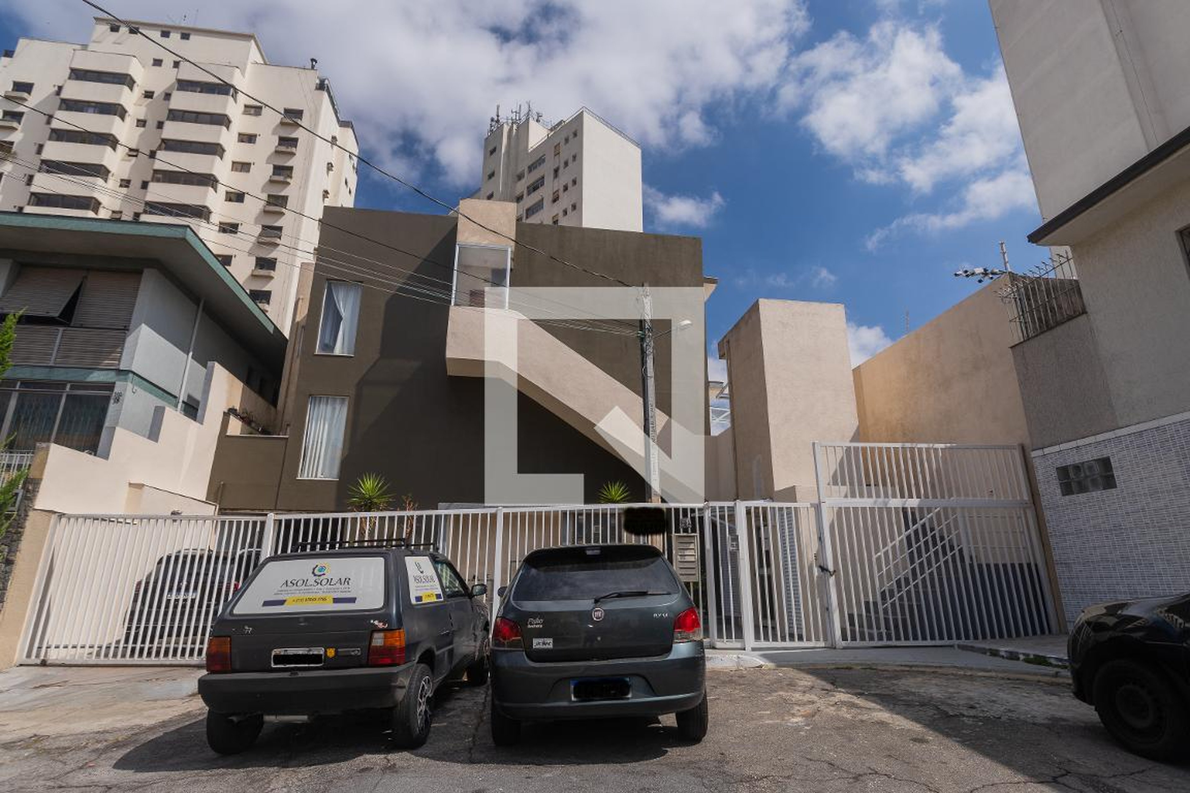 Fachada Condomínio em Rua Antônio Toledo Piza, 96