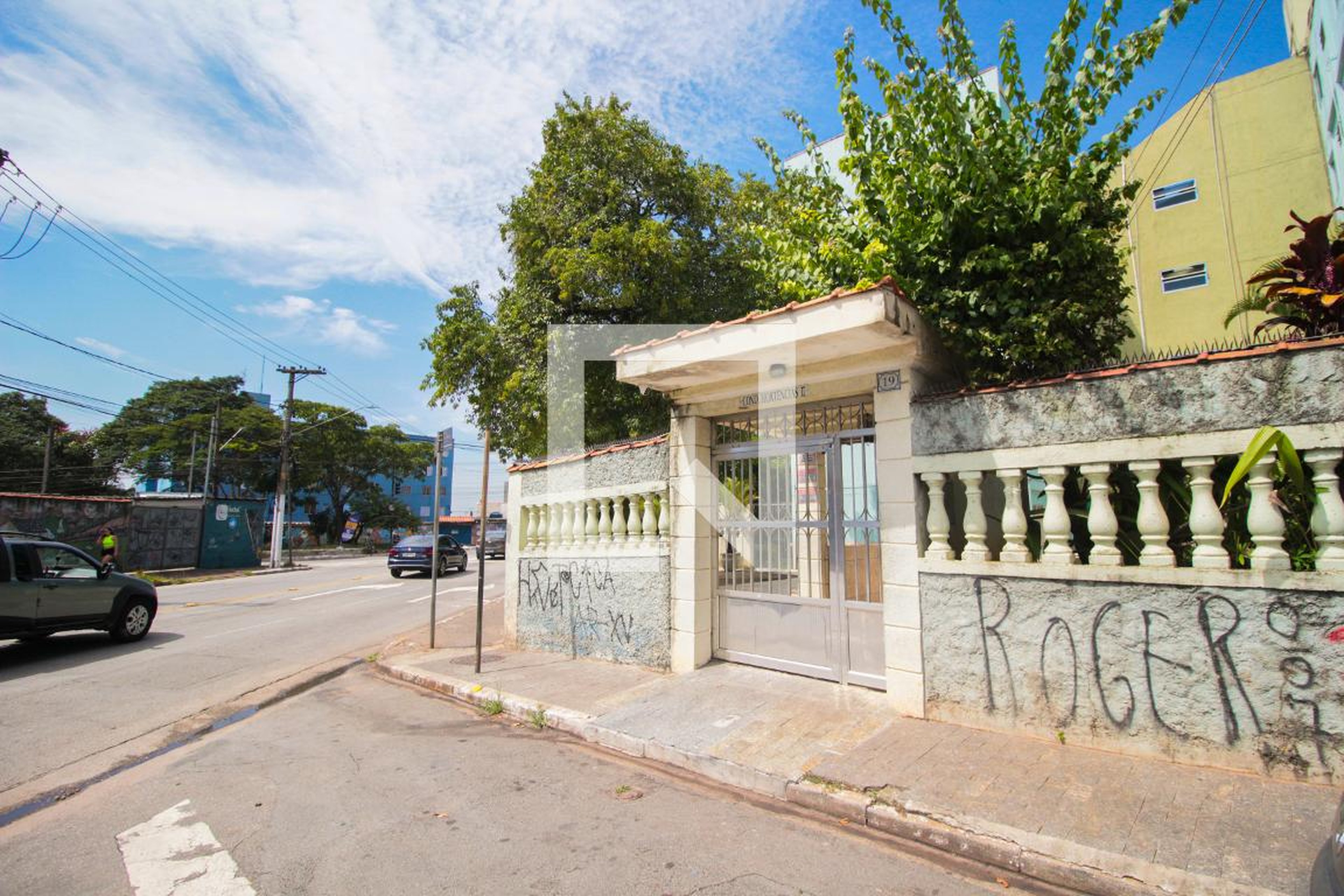 Fachada do Condomínio Condomínio em Rua Nicanor Mendes, 19