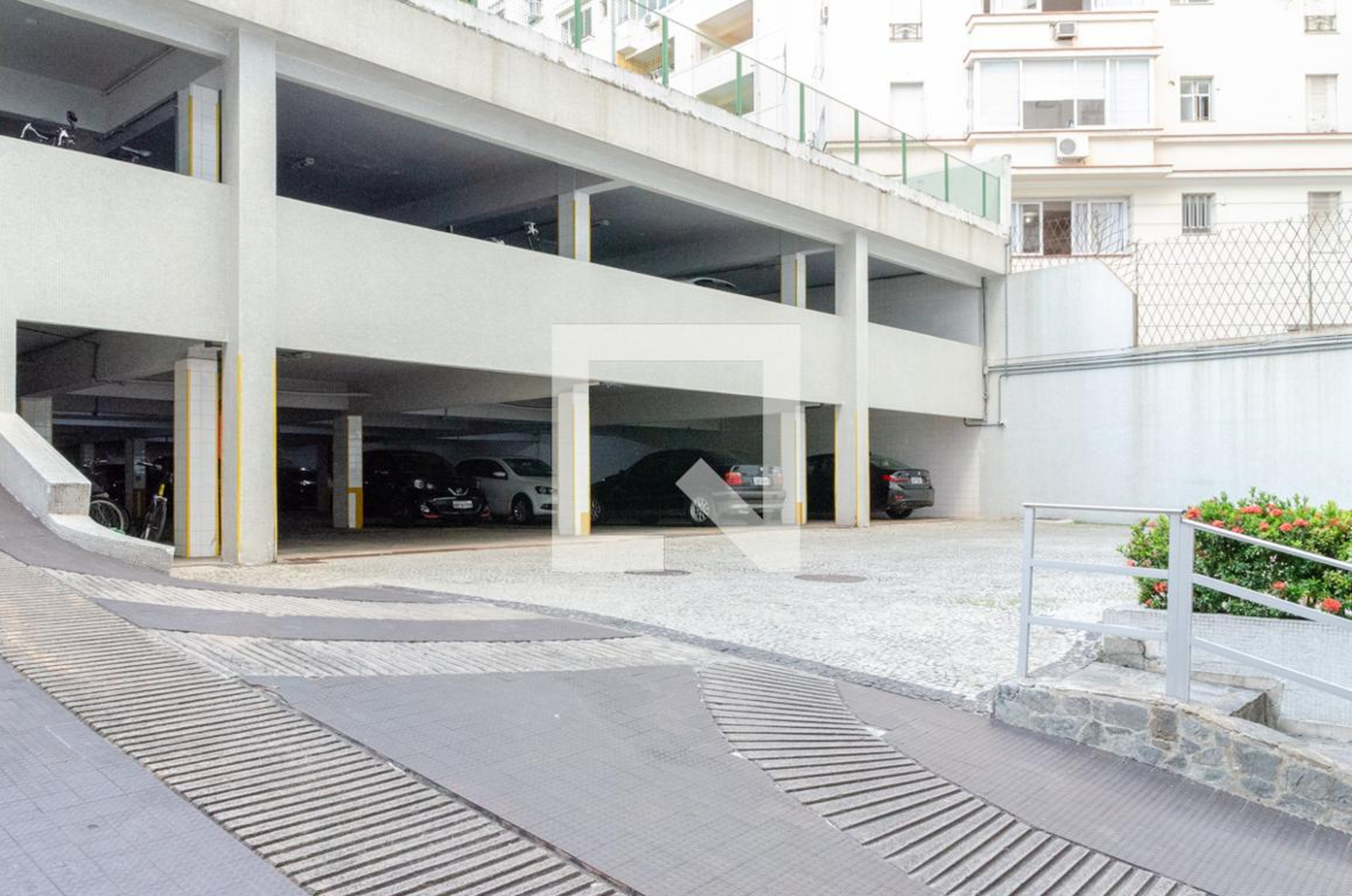 Estacionamento - Edifício Sir Winston Churchill