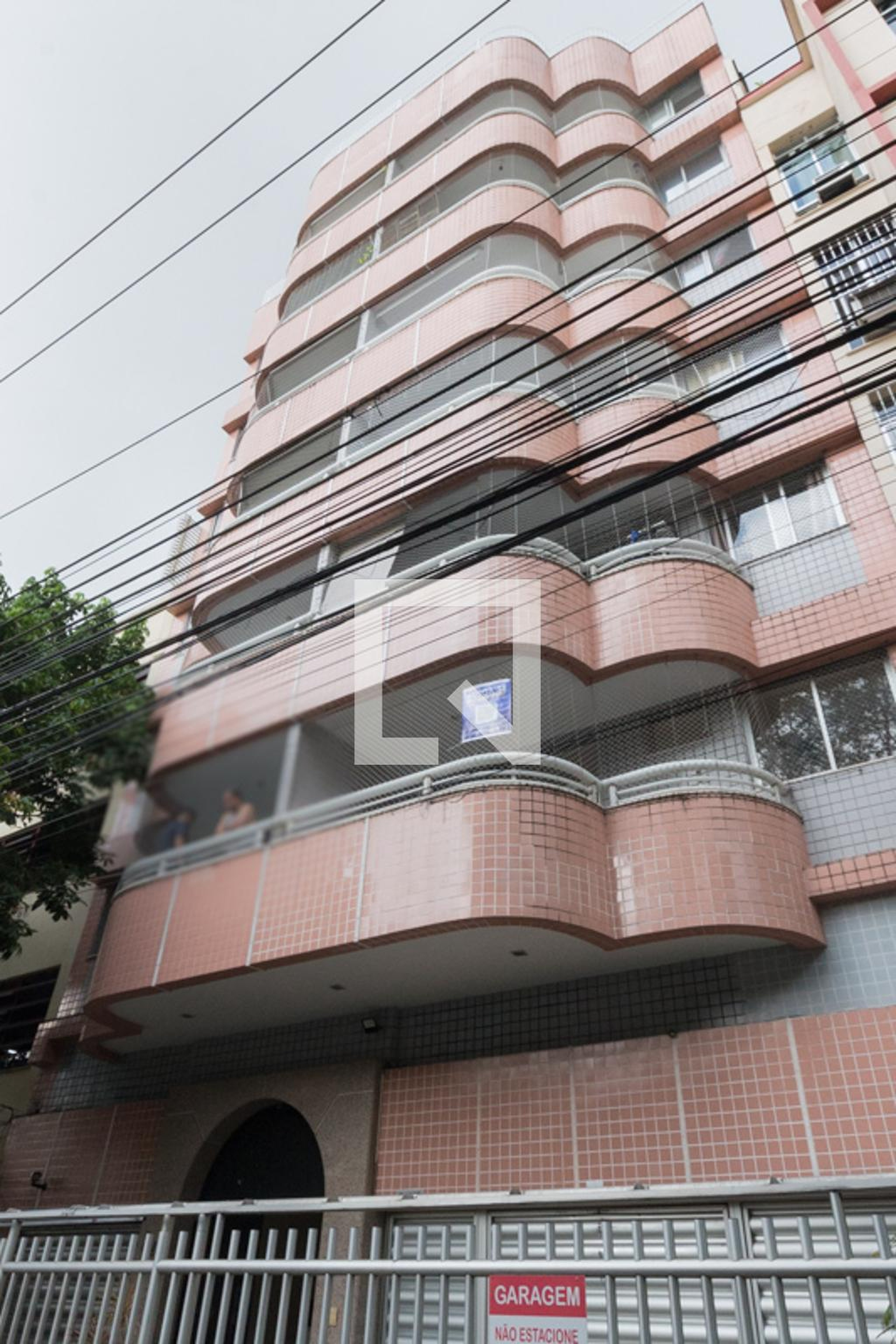 Fachada Condomínio em Avenida Melo Matos, 27